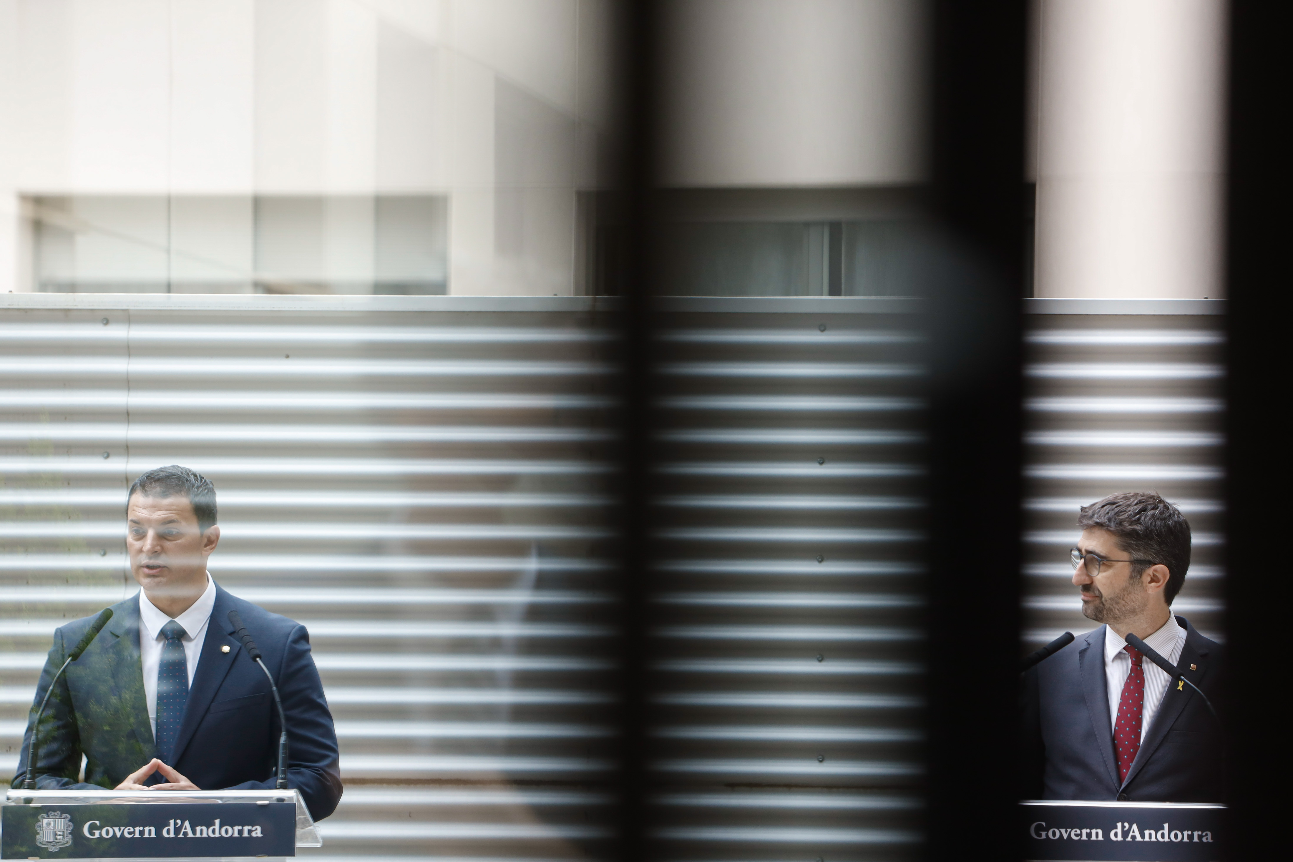 El ministre Jordi Gallardo tracta amb el vicepresident de la Generalitat, Jordi Puigneró, l’inici dels vols regulars des d’Andorra-La Seu aquest mateix hivern