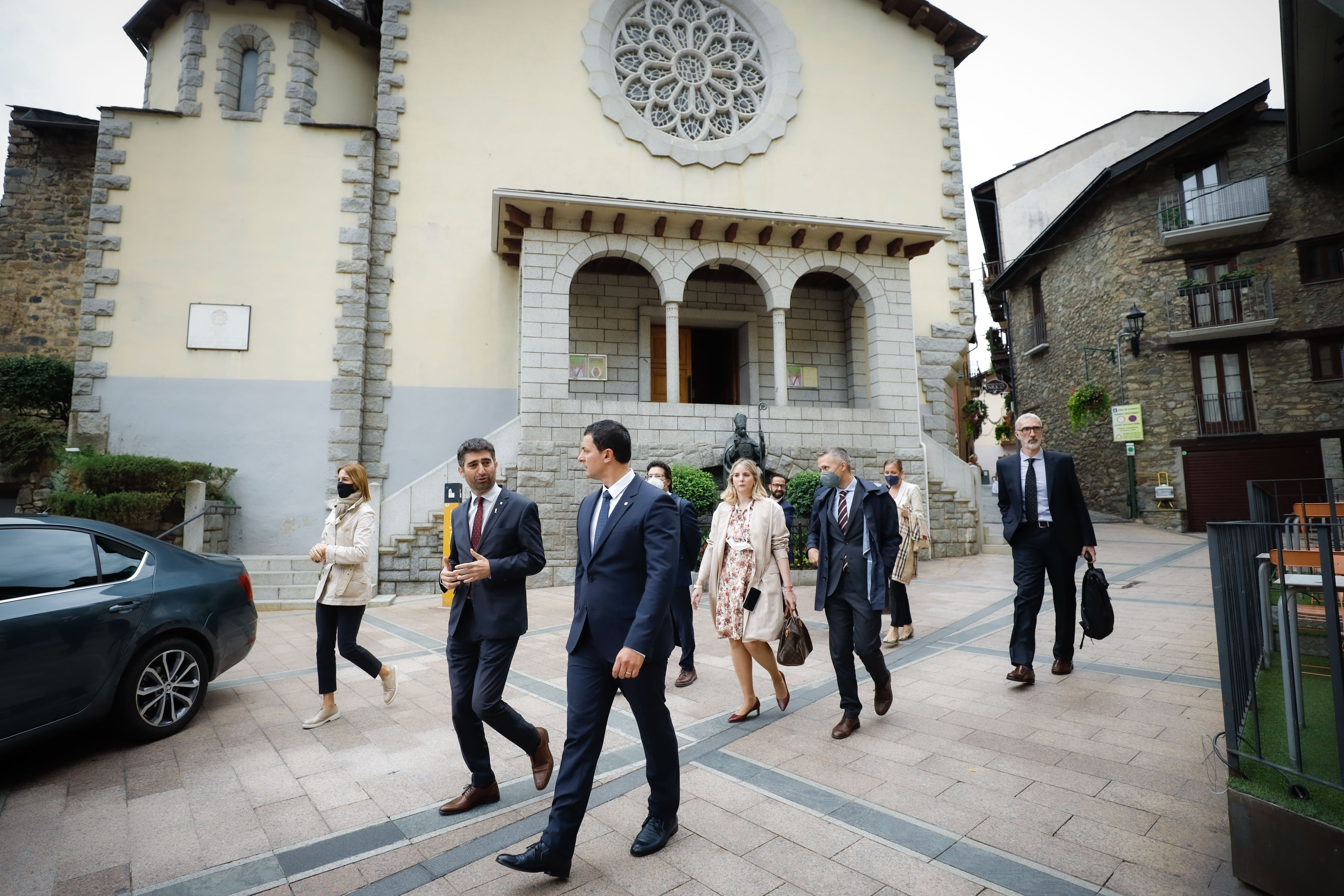El ministre Jordi Gallardo tracta amb el vicepresident de la Generalitat, Jordi Puigneró, l’inici dels vols regulars des d’Andorra-La Seu aquest mateix hivern