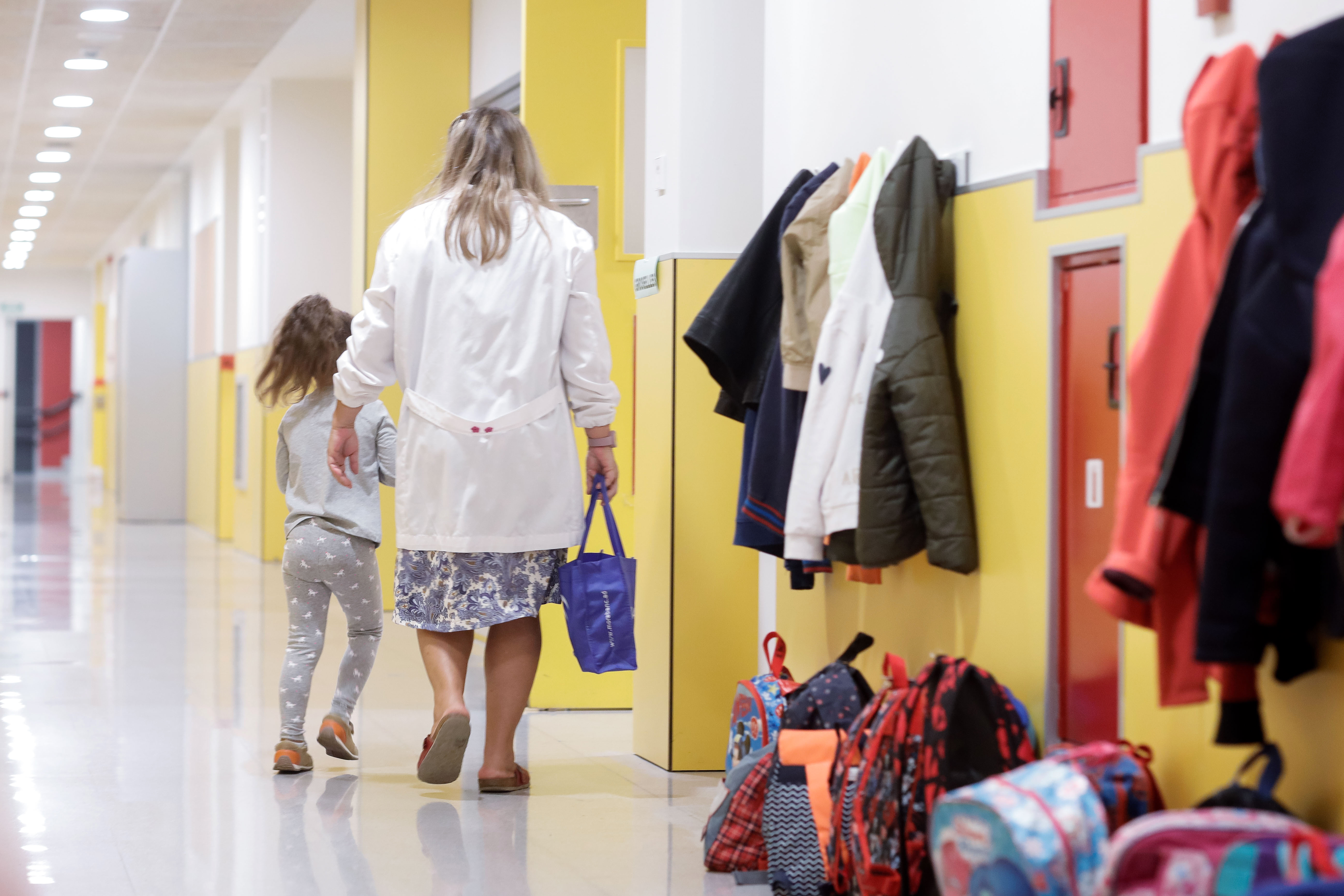 Els alumnes de maternal i primera ensenyança inicien el curs escolar