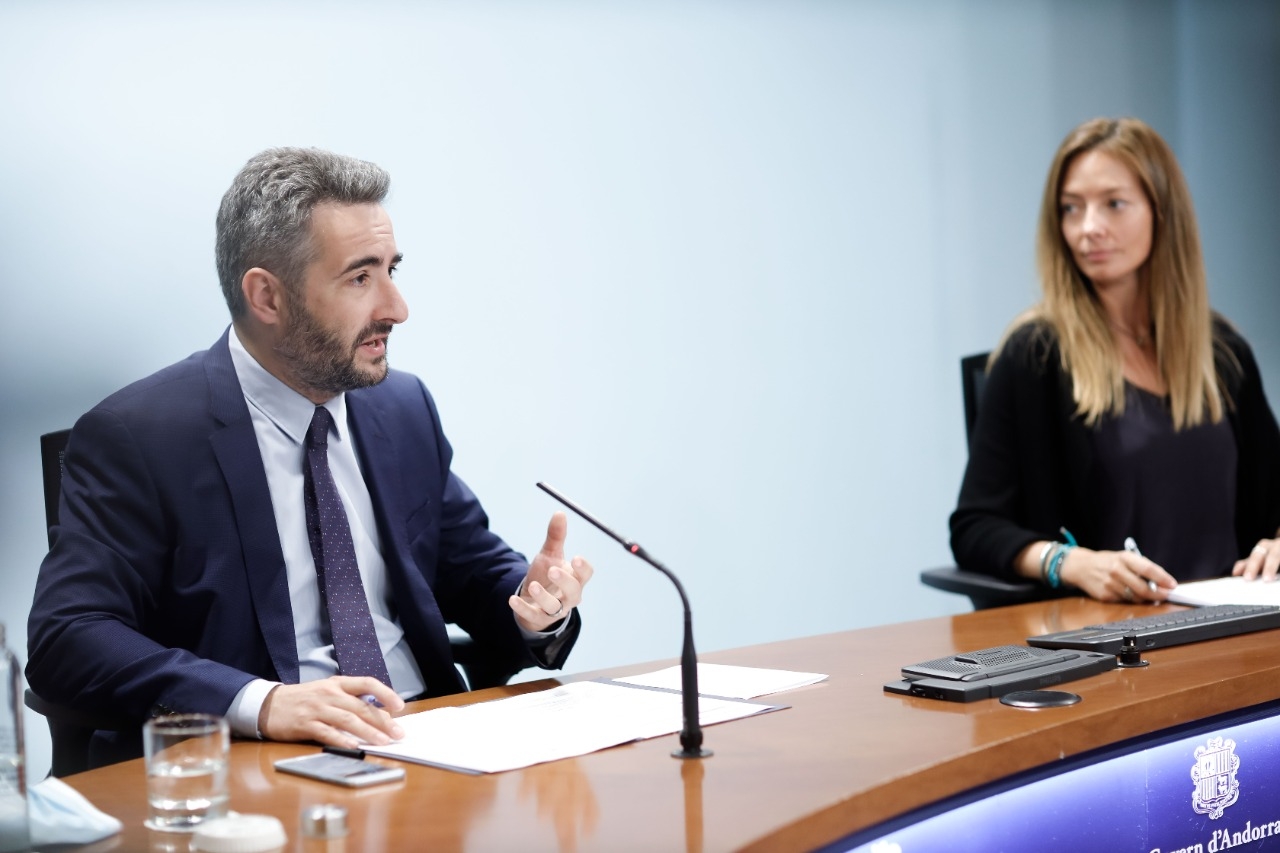 Quarantena preventiva per a les persones que arribin de fora la UE i assimilats i no estiguin immunitzats