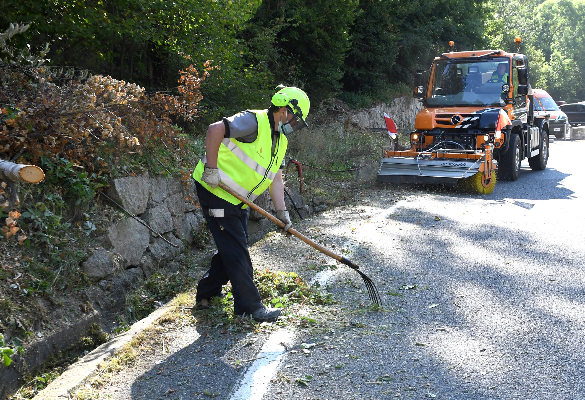 Filloy destaca els treballs essencials de neteja de carreteres que efectua el COEX per mantenir la seguretat viària