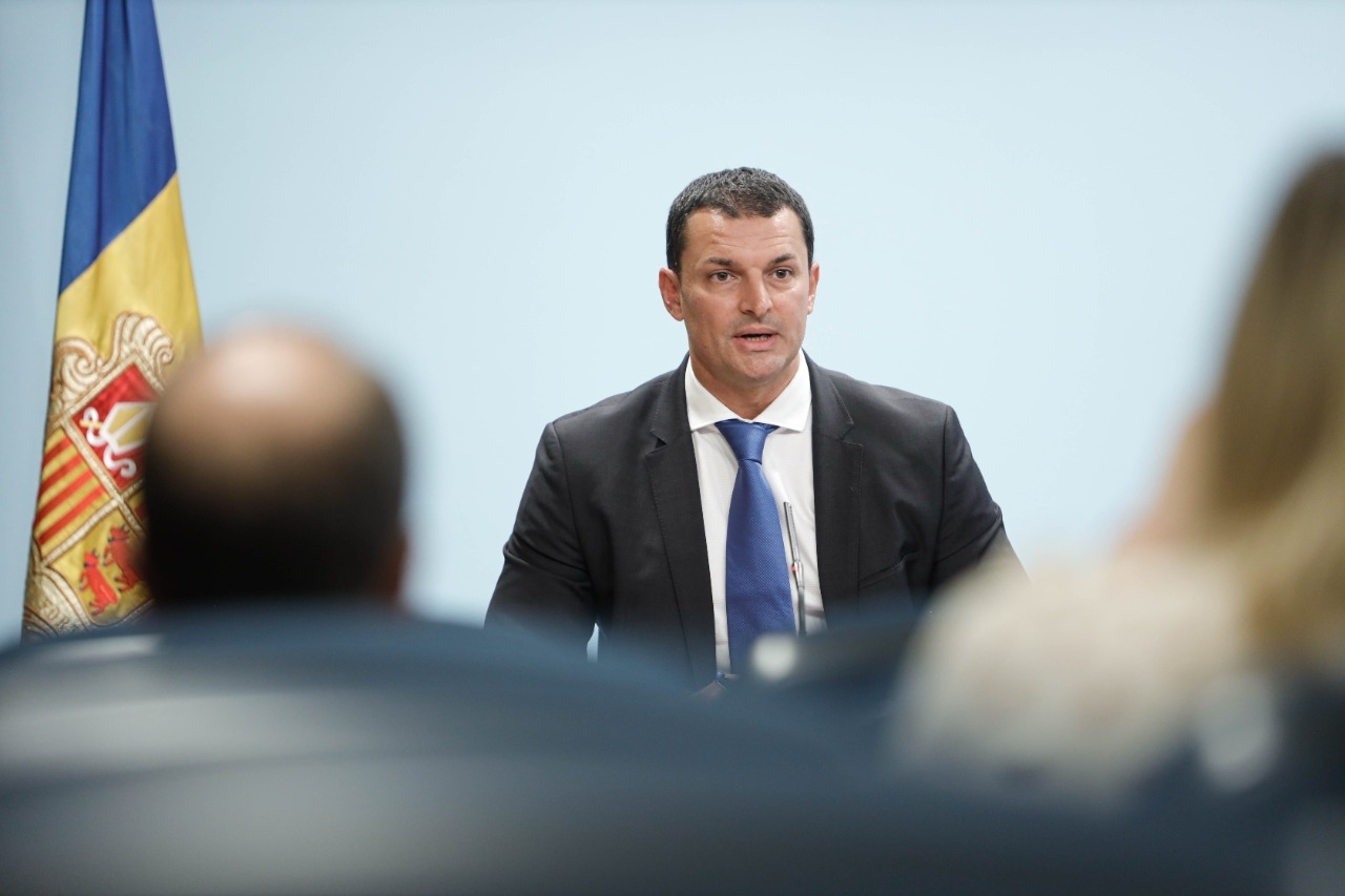 Aprovat el Reglament d’utilització del servei de transport públic nacional de viatgers