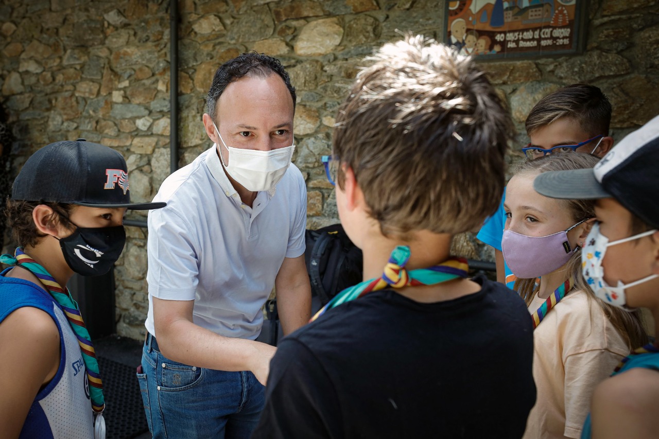 El gabinet ministerial recupera la tradicional visita a les colònies d’AINA