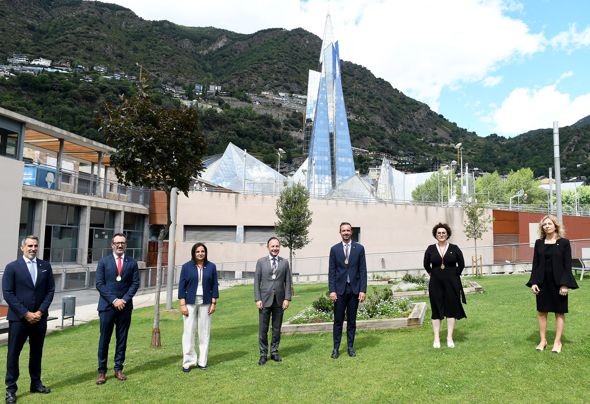 Els nous membres del Gabinet Ministerial juren o prometen el càrrec