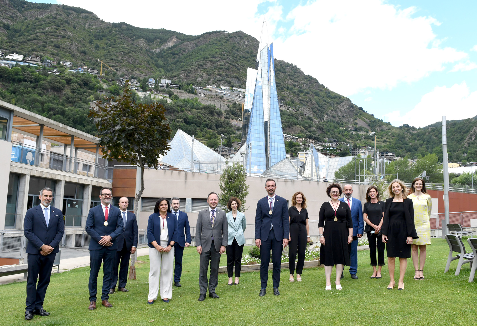 Els nous membres del Gabinet Ministerial juren o prometen el càrrec