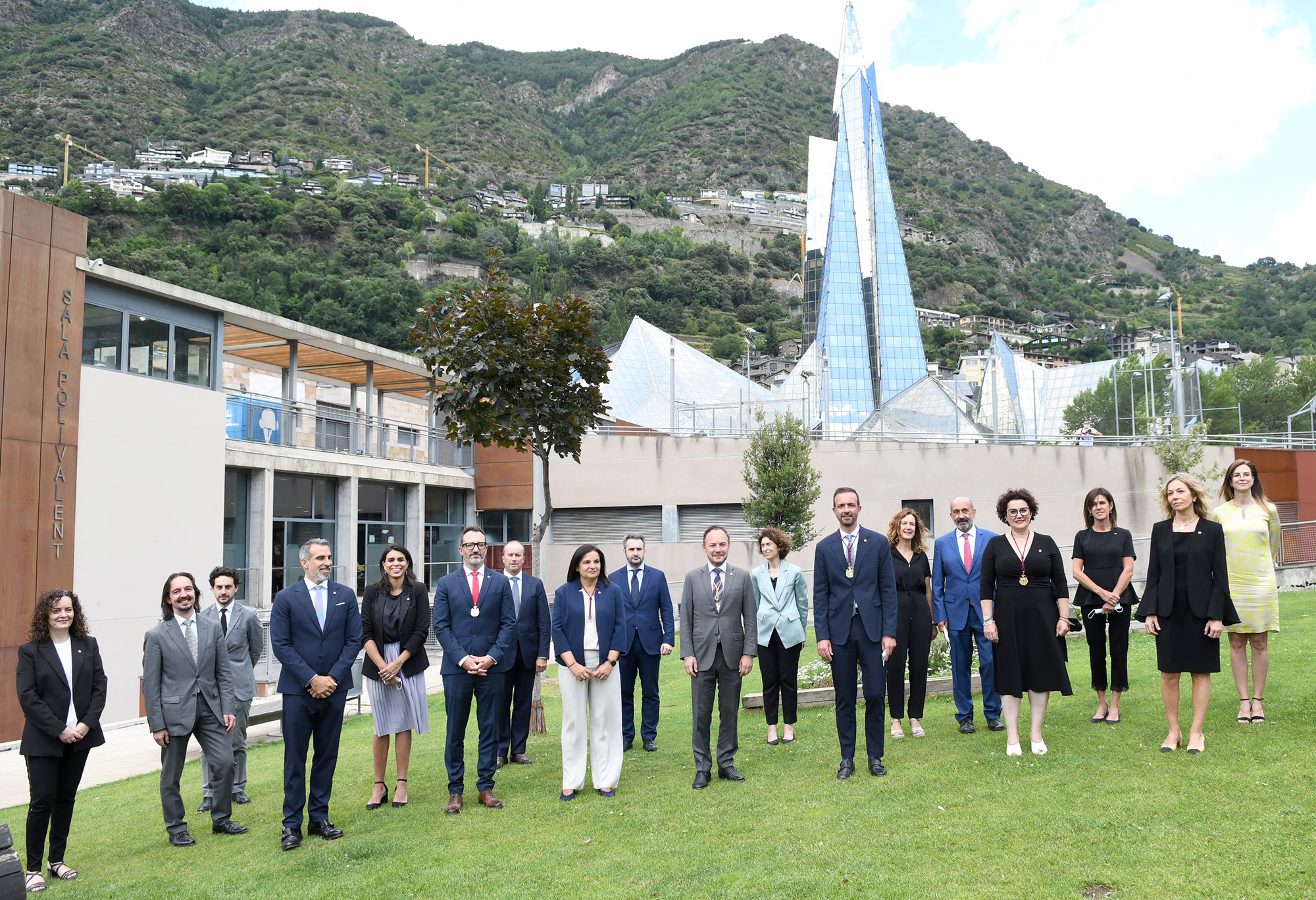 Els nous membres del Gabinet Ministerial juren o prometen el càrrec