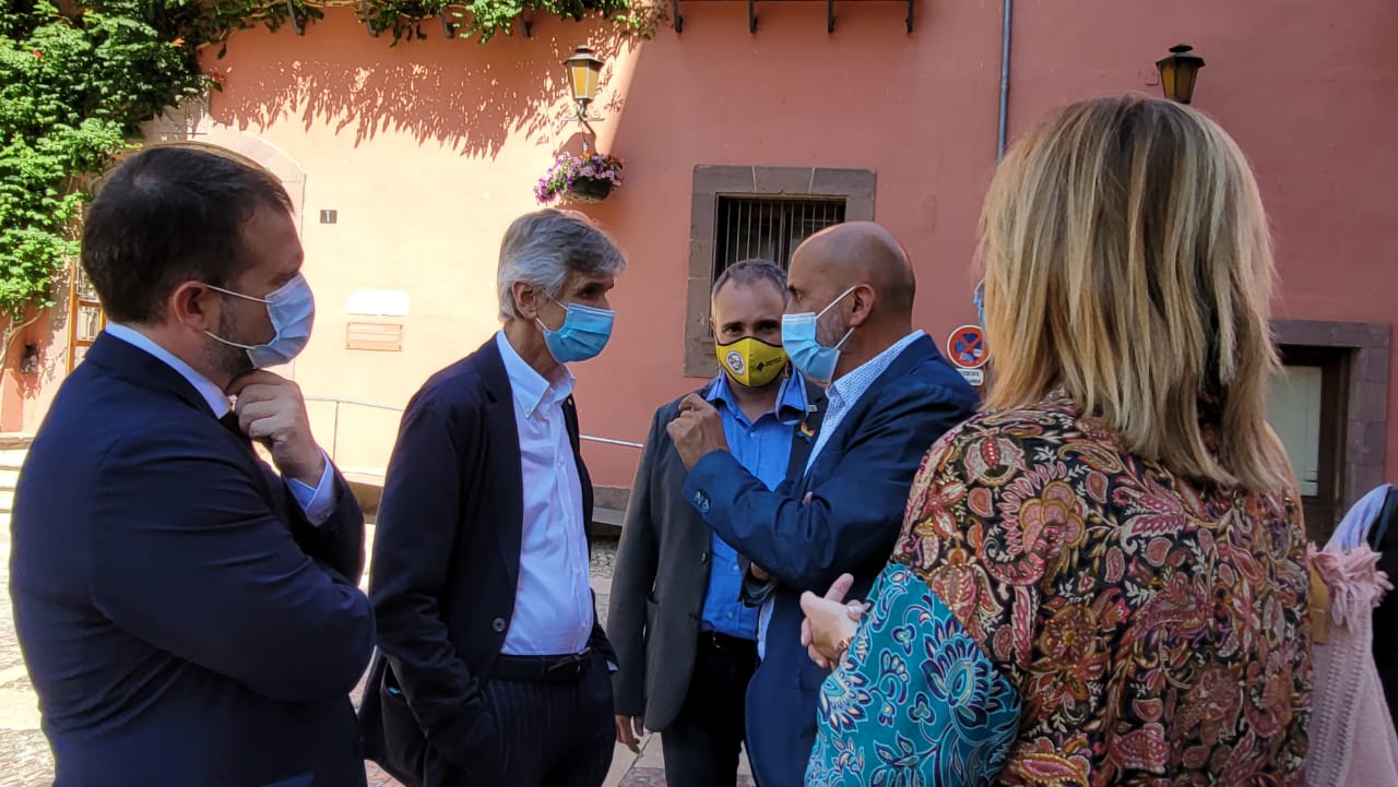 El ministre Martínez Benazet i el conseller de Salut català, Josep Maria Argimon, es reuneixen a la Seu d’Urgell