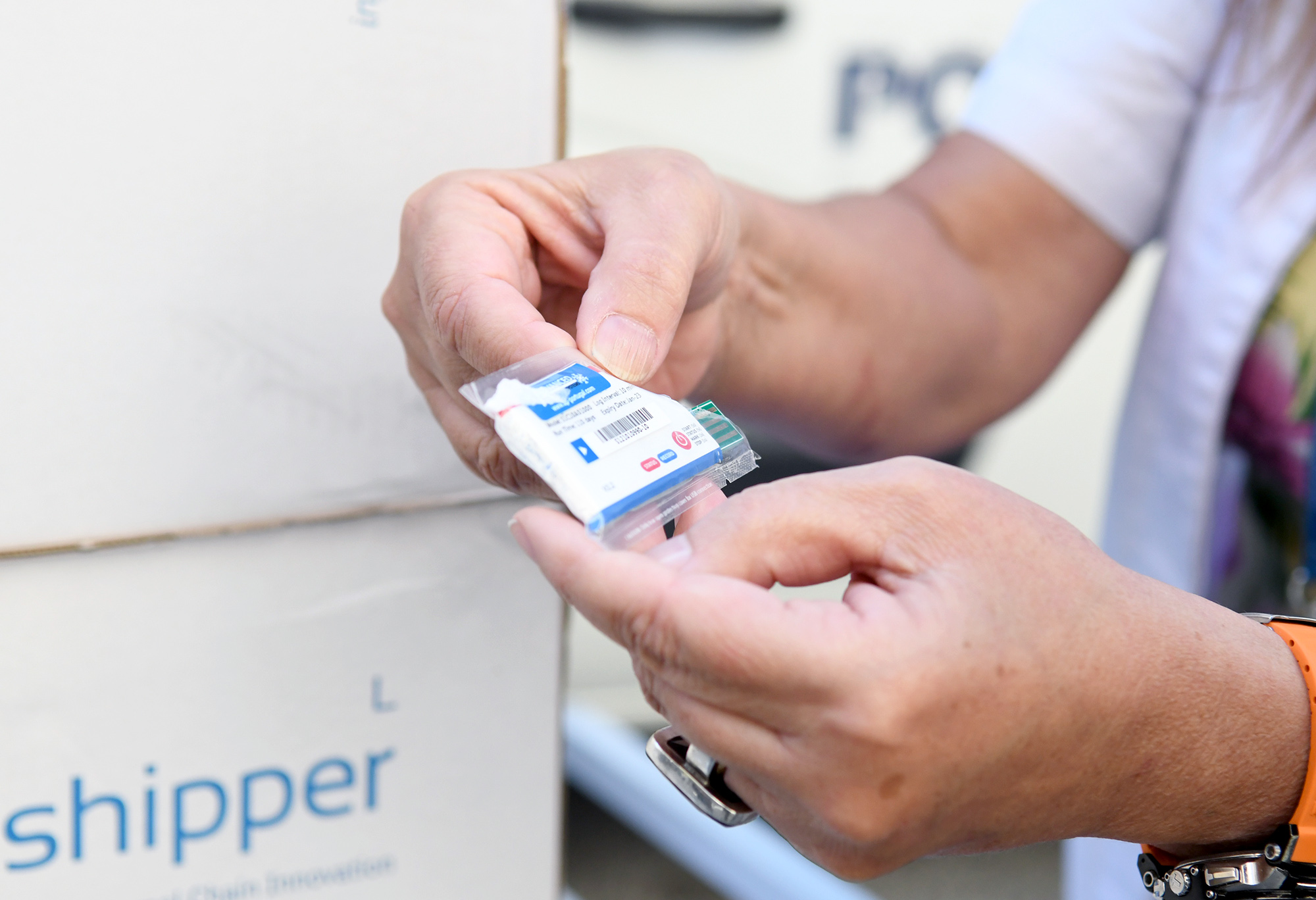 Arriben 15.000 dosis de vaccins contra la COVID-19 procedents de Portugal