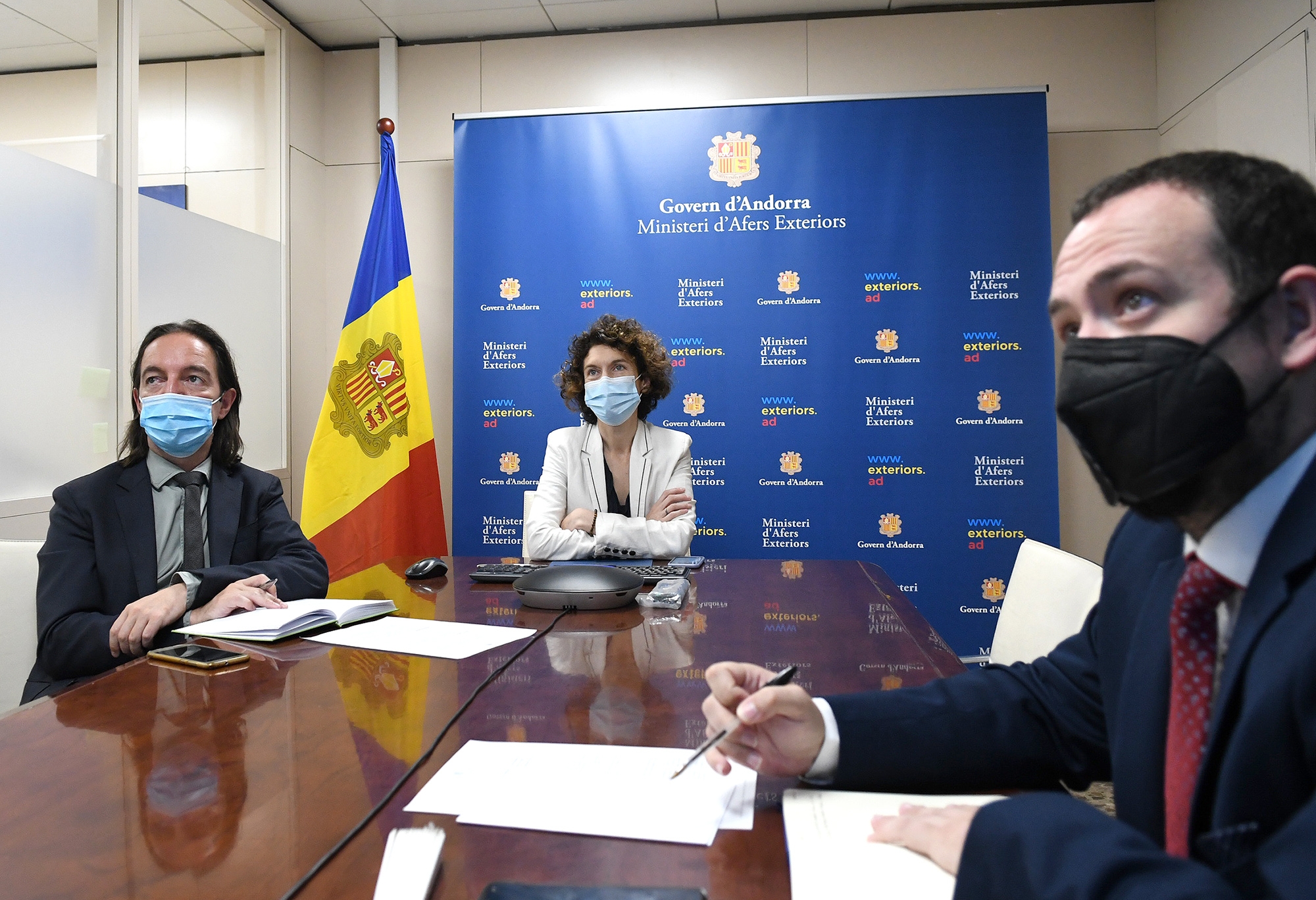 Maria Ubach i Landry Riba participen en la conferència de l’ambaixador d’Eslovènia sobre les prioritats del país durant al seva presidència de la UE