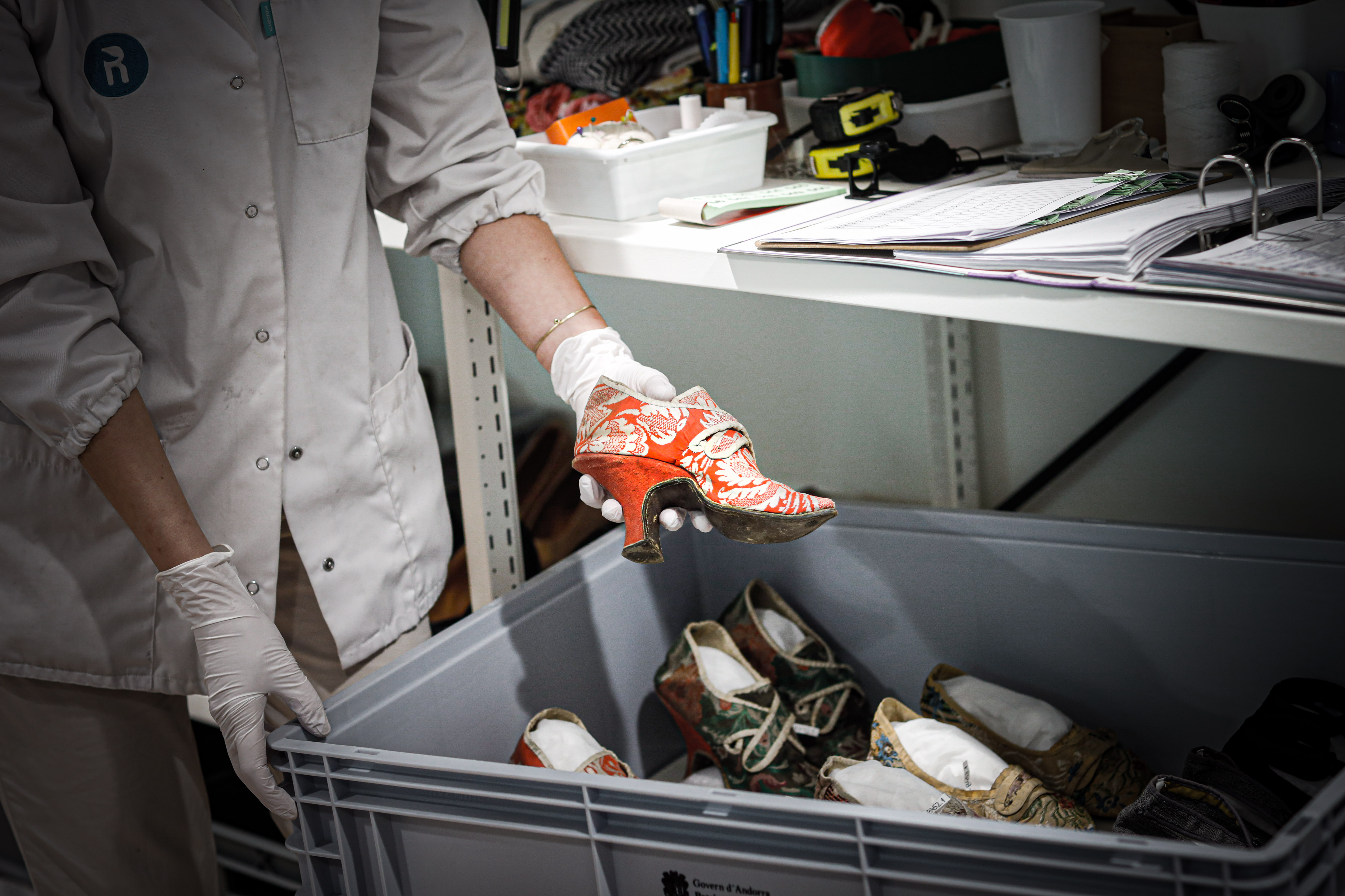 Cultura ha inventariat més de 900 peces de patrimoni tèxtil procedents dels béns mobles de la Casa Rossell d’Ordino