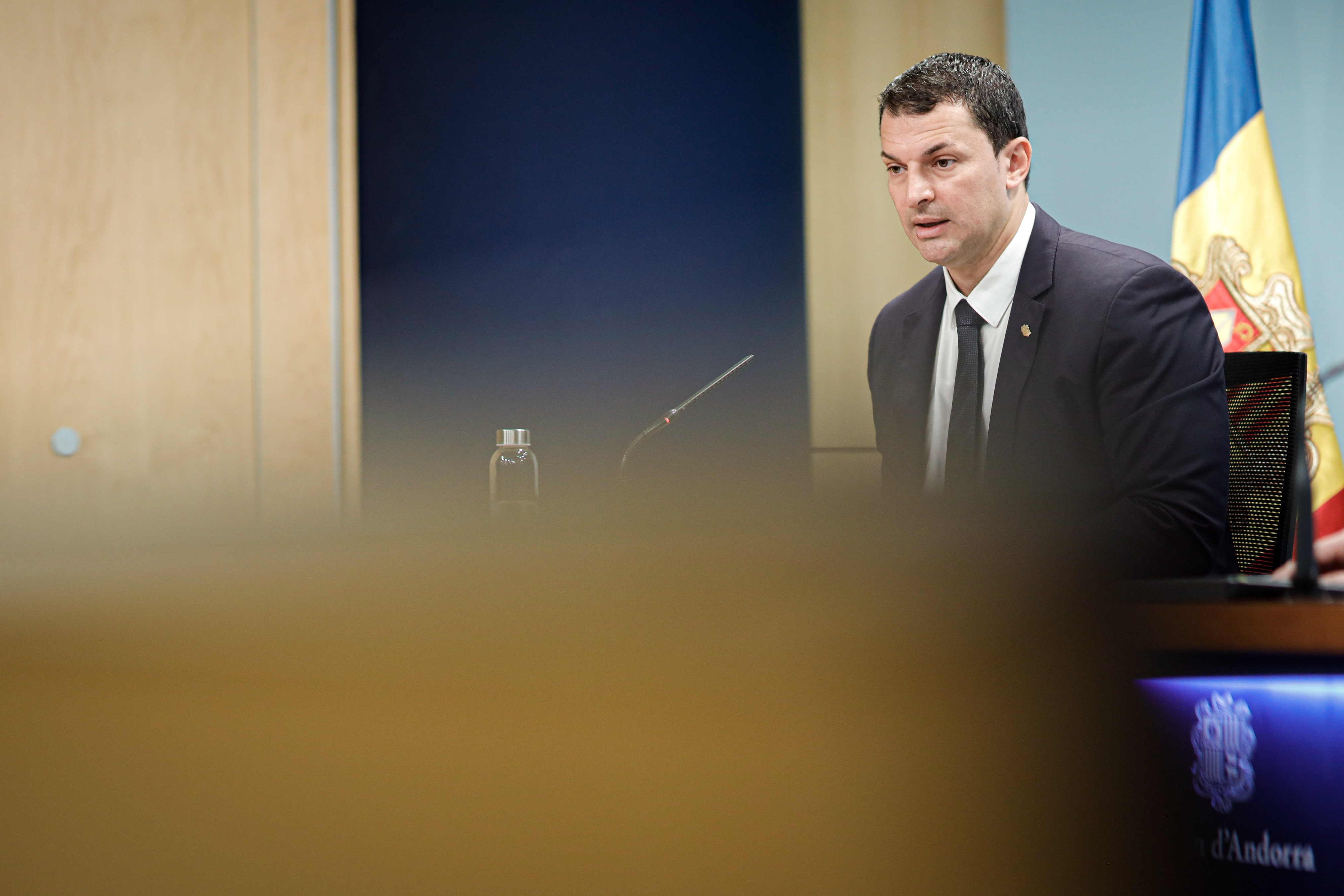 Les agències de viatges, pubs, sales de ball i discoteques es poden continuar acollint a les Suspensions Temporals del Contracte de Treball i a les Reduccions de la Jornada Laboral