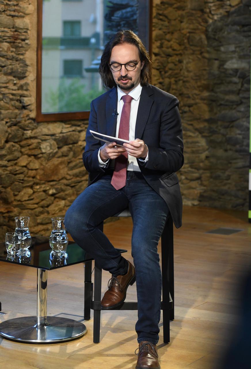 Espot i Riba responen en directe les preguntes de la ciutadania, sobre l’Acord d’associació amb la Unió Europea