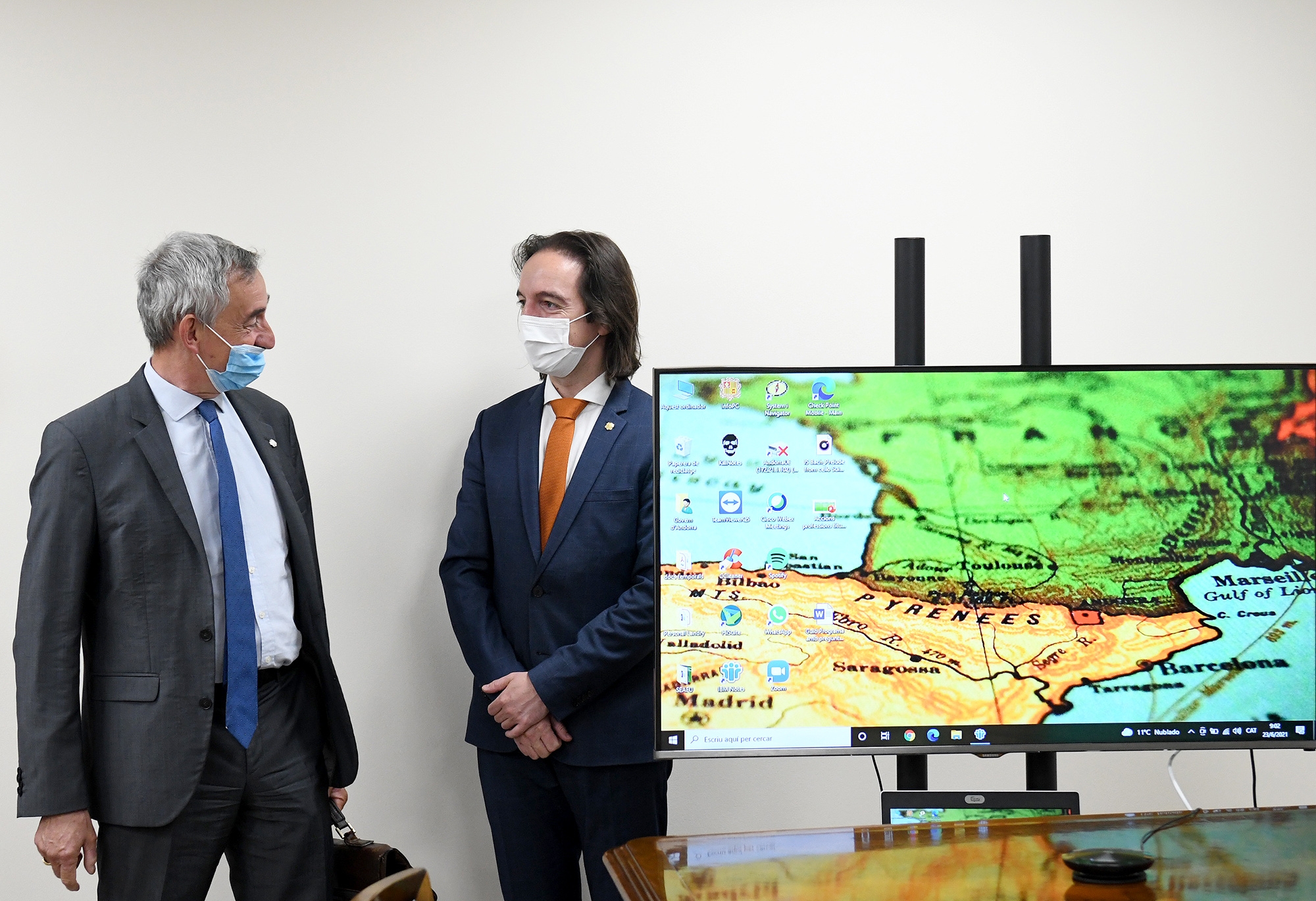 El Govern tracta l’Acord d’associació, la gestió de la pandèmia i el finançament internacional amb l’ambaixador de la UE