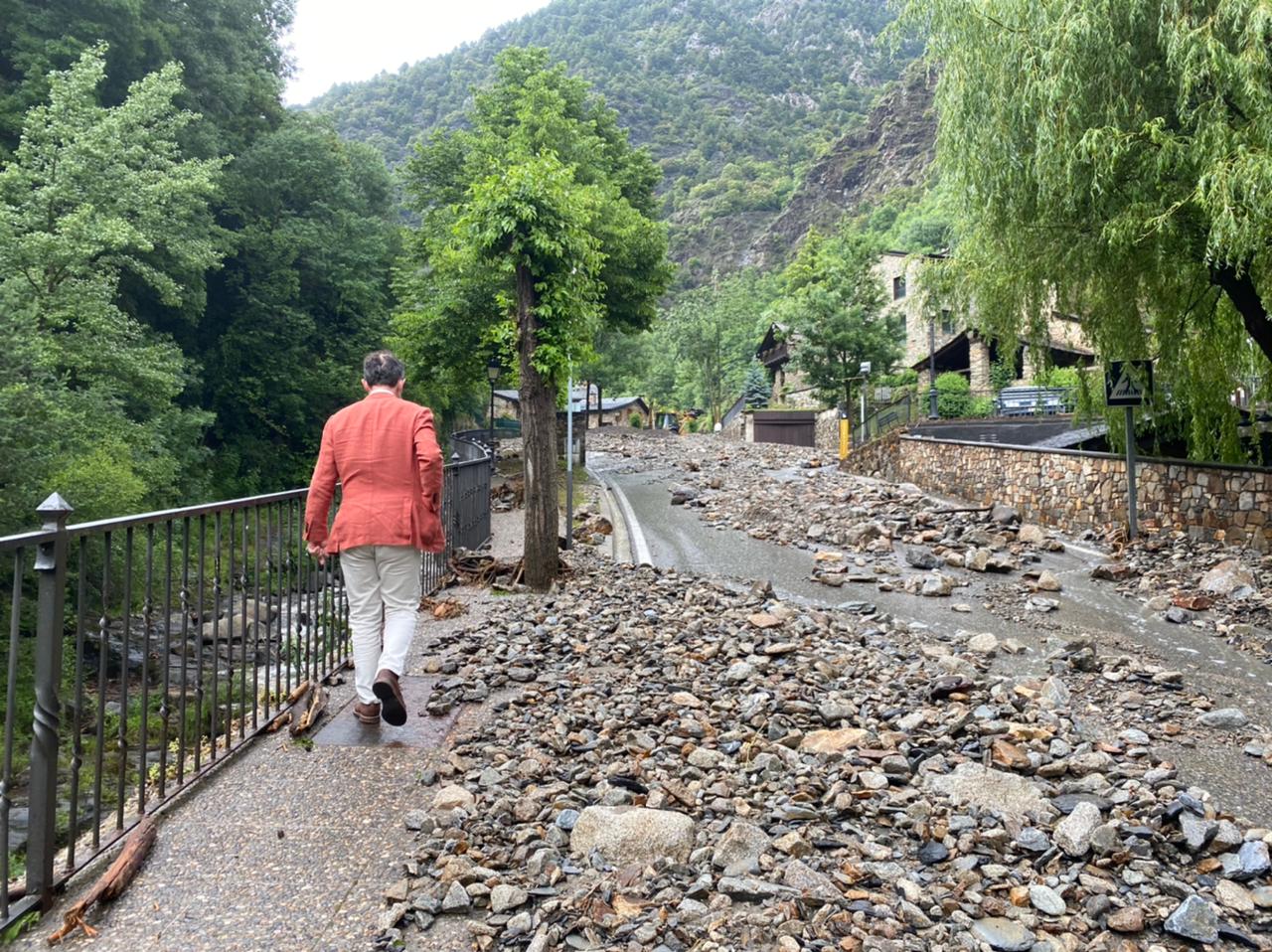 El Govern treballa per restablir la circulació a la CG-6 a la zona de Bixessarri