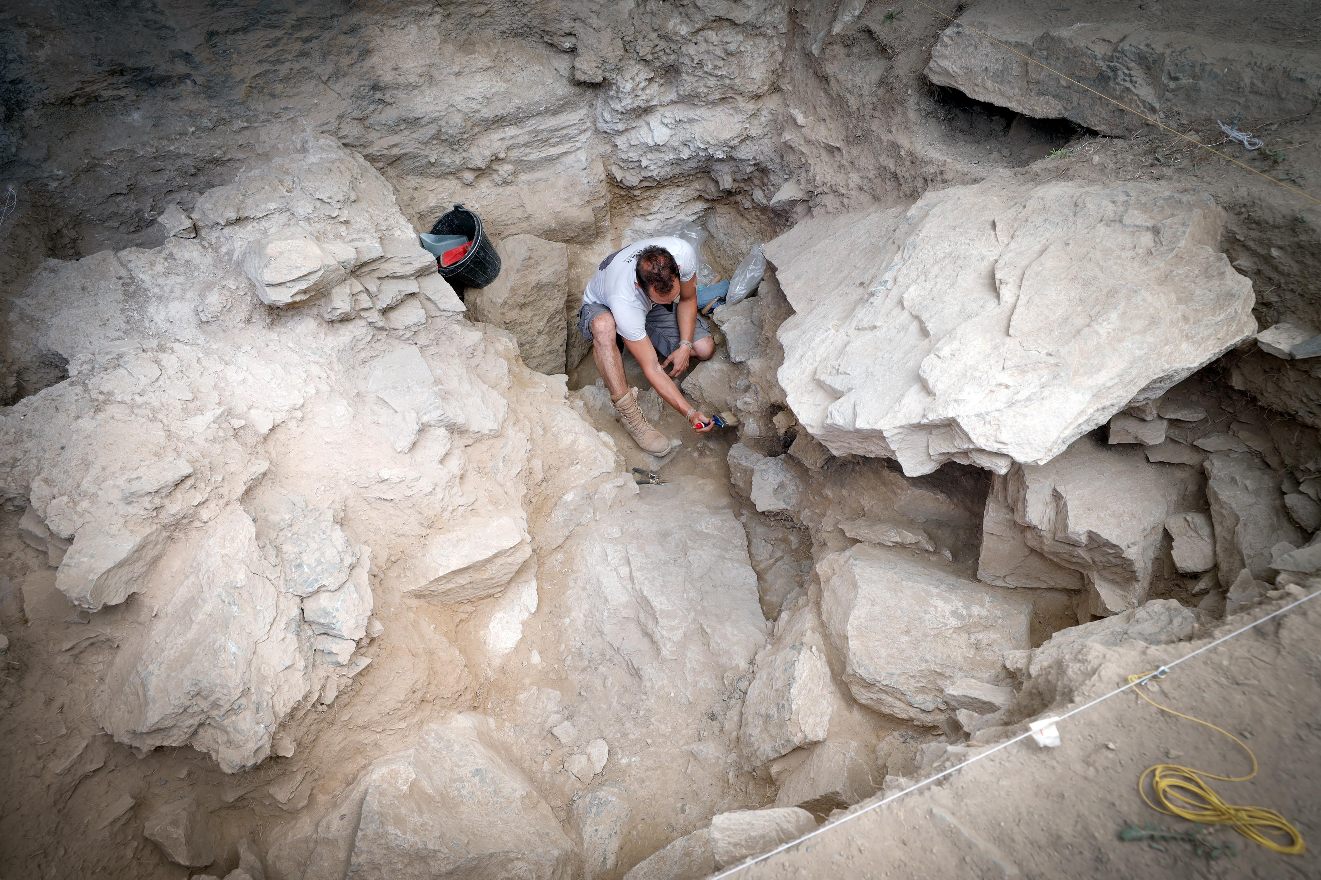 La intervenció arqueològica a la Balma del Lluncí confirma que l’espai ha estat utilitzat al llarg de la història