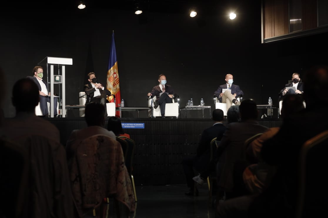 El Govern, Grifols i Ordino expliquen en una reunió informativa el Centre de Recerca en Immunologia que s’implantarà al Principat