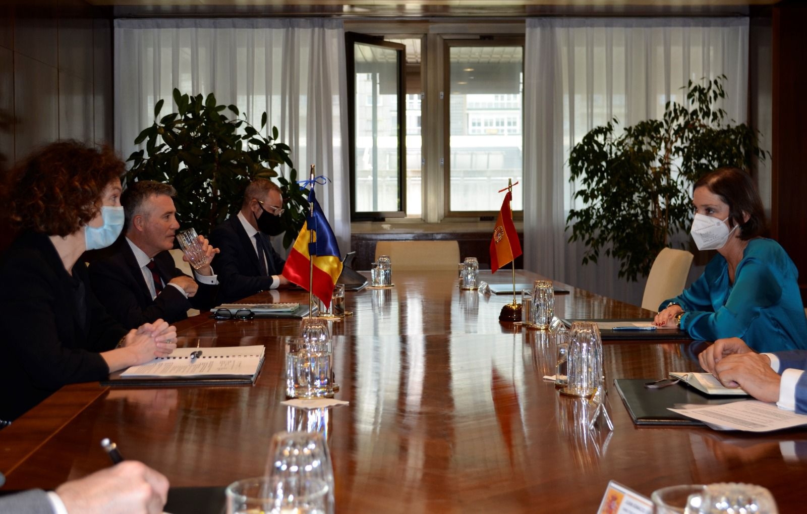 Ubach es reuneix amb els representants de Turisme de diversos països a FITUR