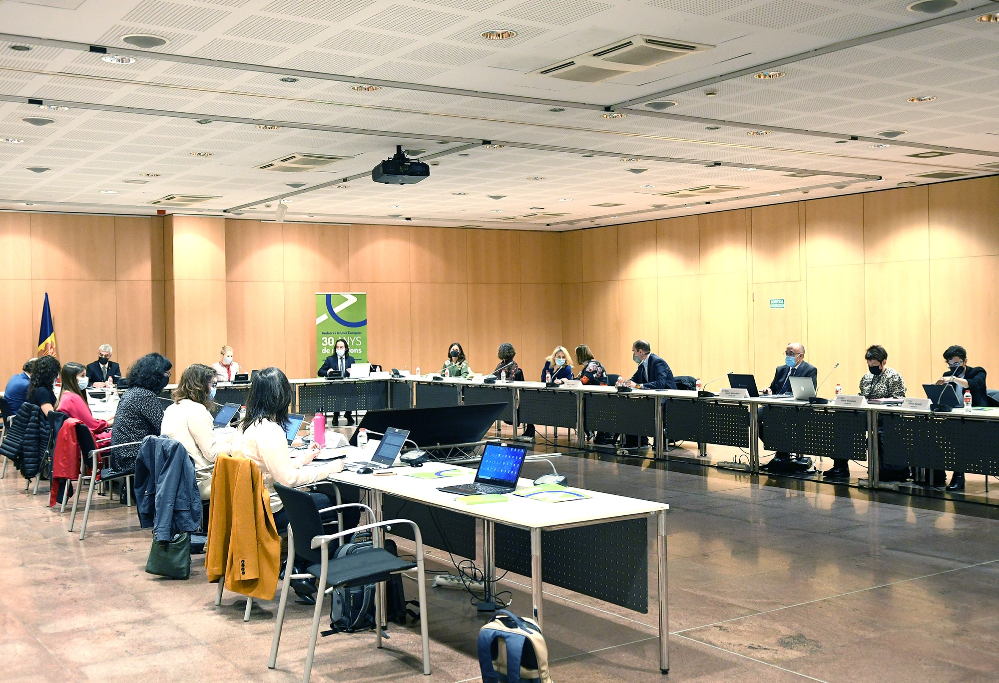 El primer seminari de l’Acord Polític amb els actors econòmics i socials se centra en el a reflexió entorn a la lliure circulació de persones