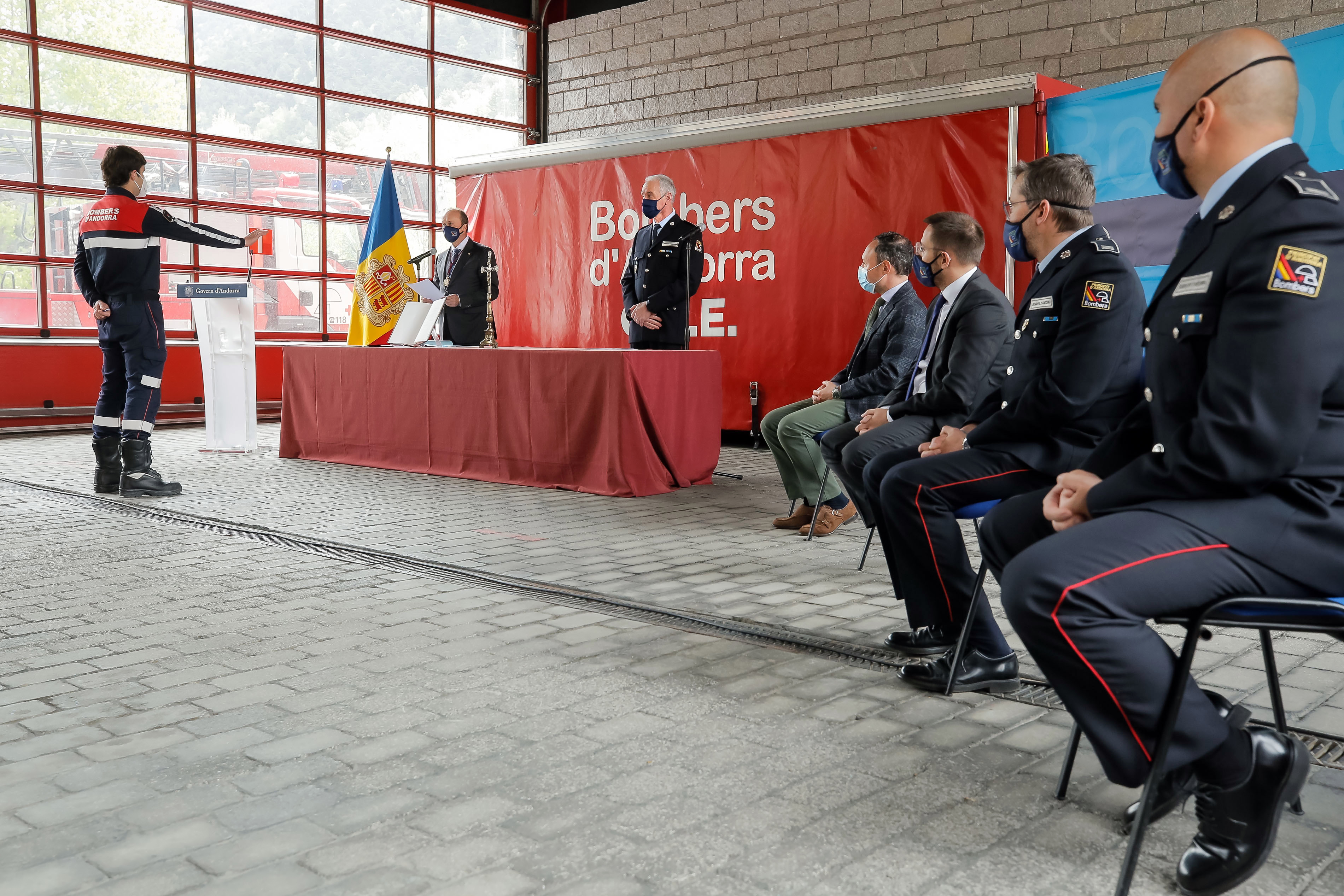 Rossell destaca la “resiliència i el compromís” del Cos de Bombers per fer front a la pandèmia en l’acte de presa de possessió de sis nous efectius