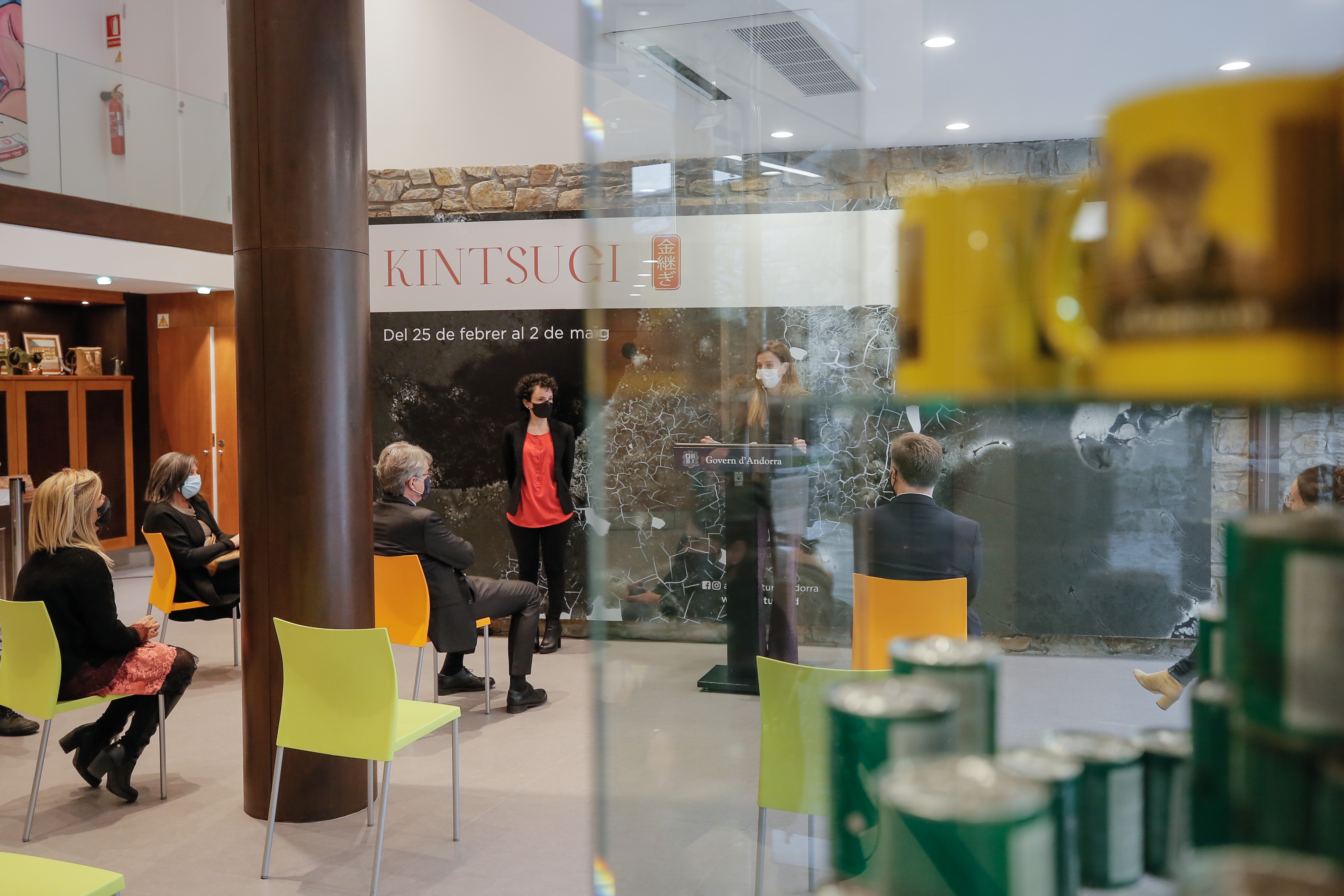 S’exposen les obres artístiques fruit del taller impartit per Joan Fontcuberta i l’exposició Kintsugi es prorroga fins al 28 de maig