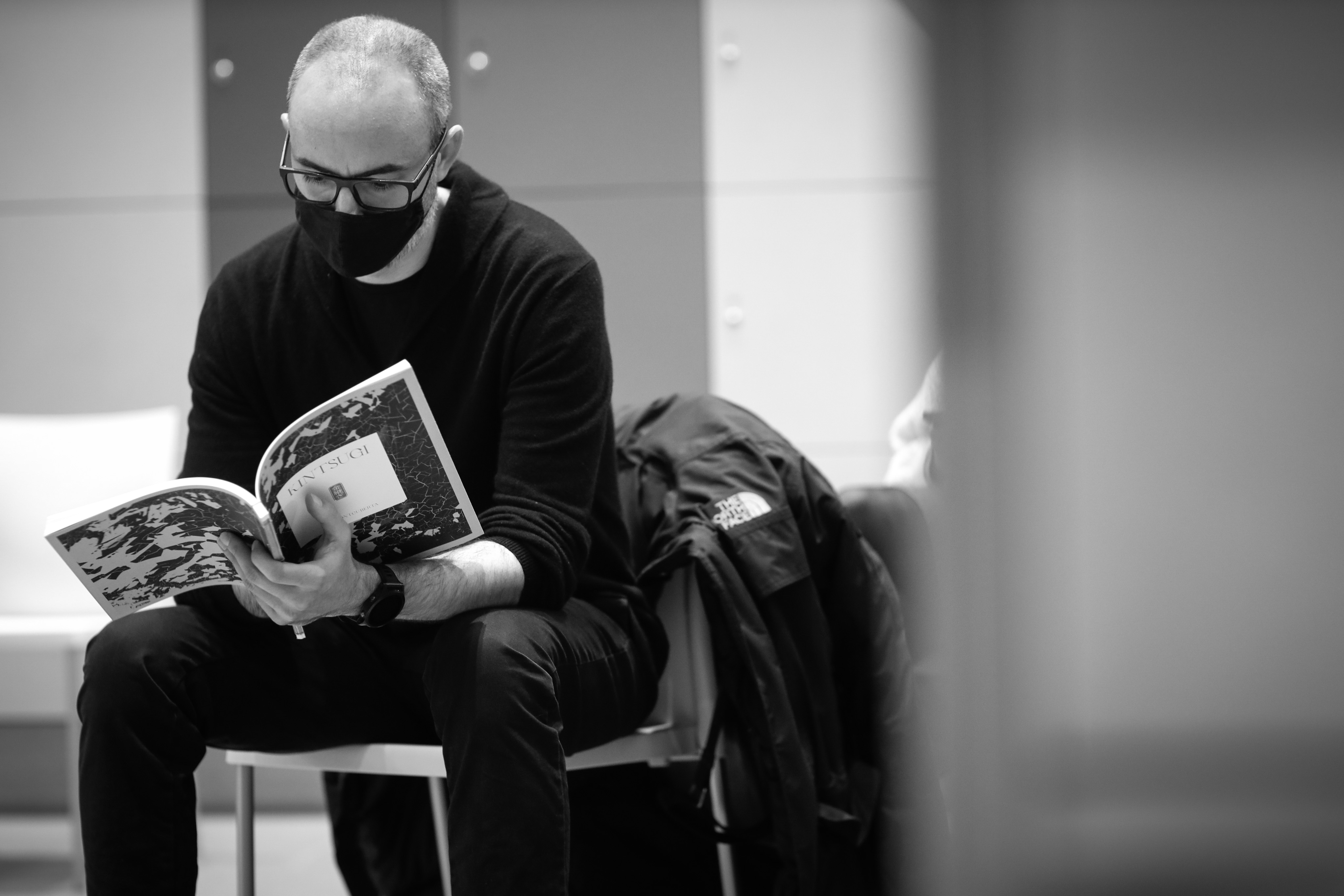 S’exposen les obres artístiques fruit del taller impartit per Joan Fontcuberta i l’exposició Kintsugi es prorroga fins al 28 de maig