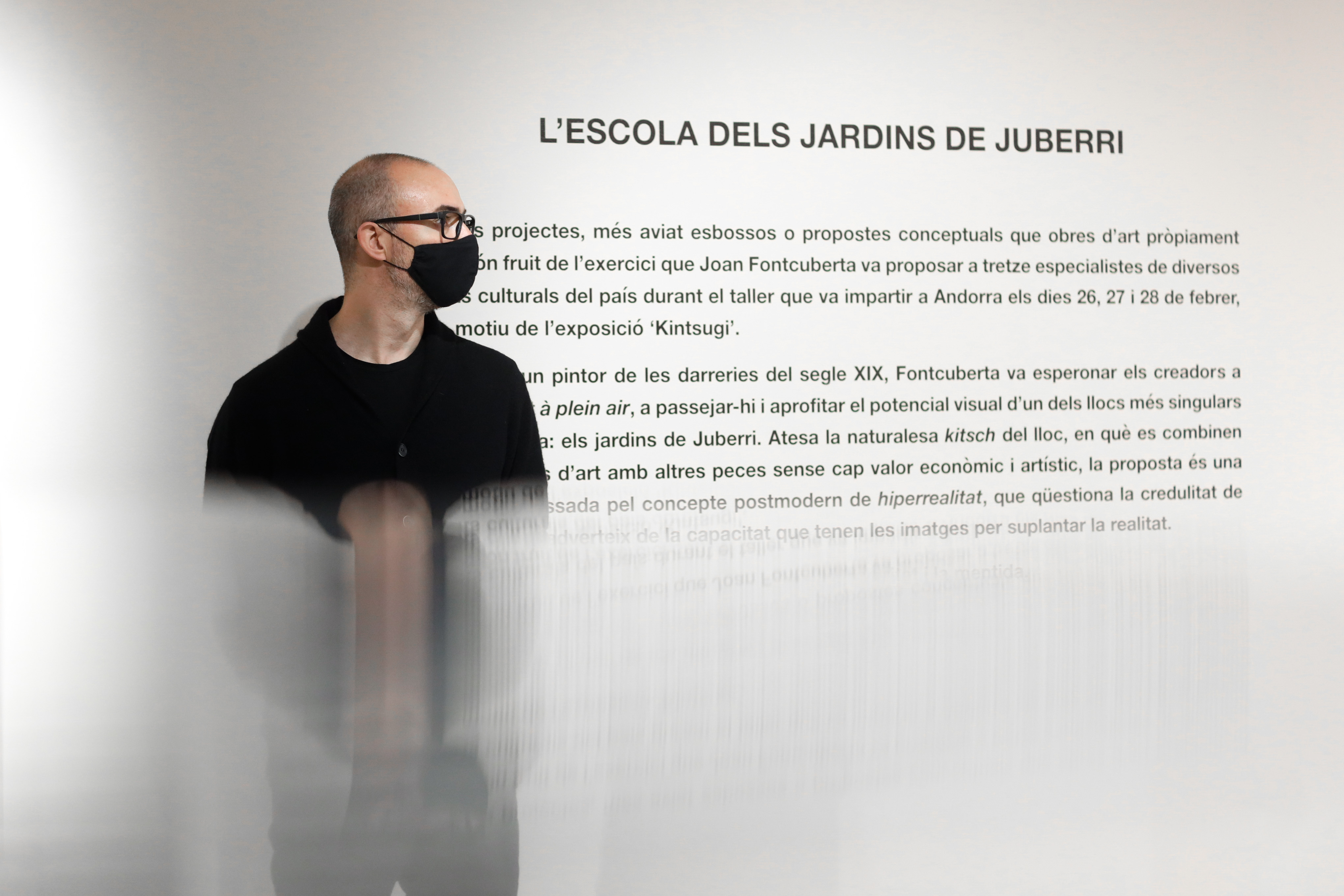 S’exposen les obres artístiques fruit del taller impartit per Joan Fontcuberta i l’exposició Kintsugi es prorroga fins al 28 de maig