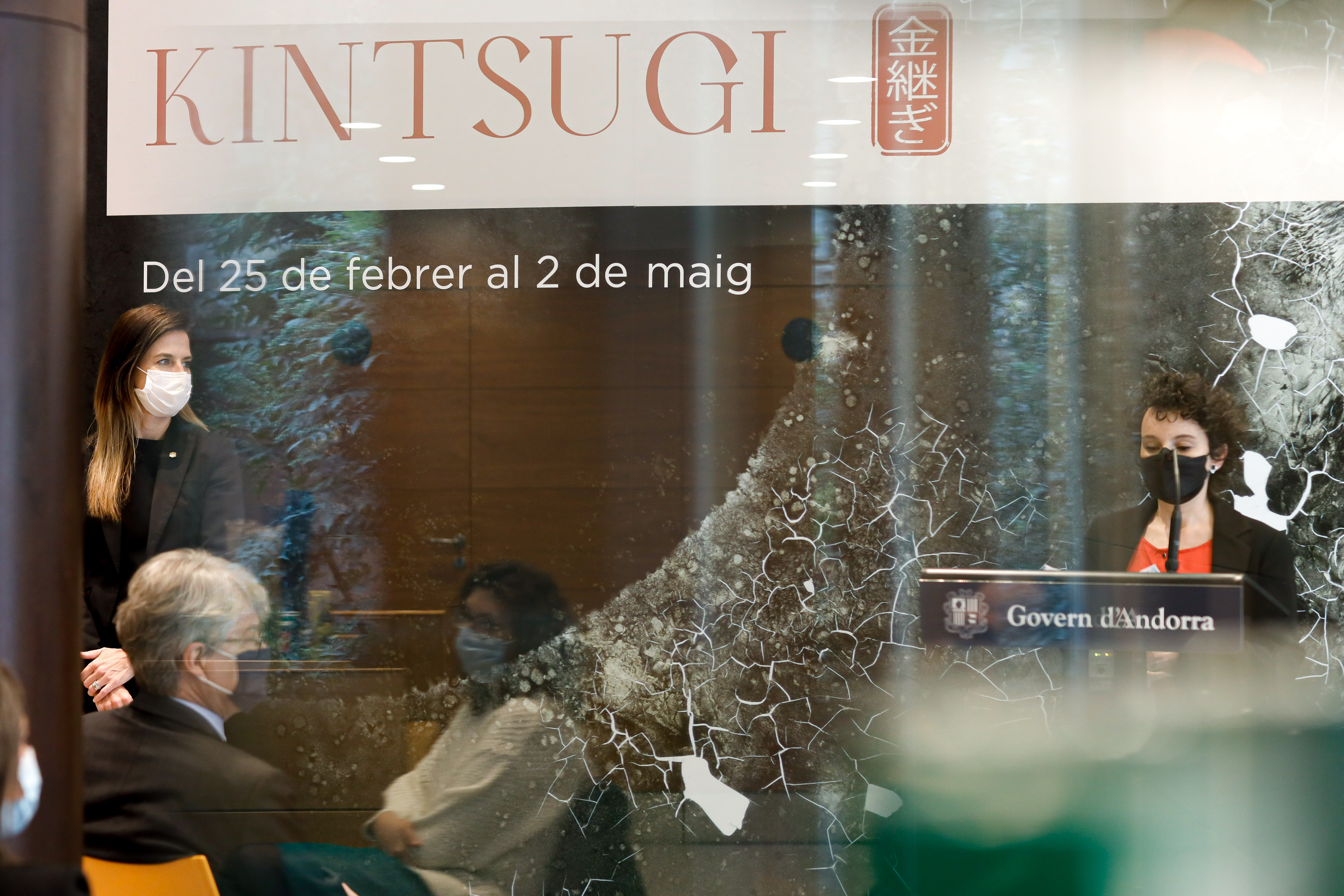 S’exposen les obres artístiques fruit del taller impartit per Joan Fontcuberta i l’exposició Kintsugi es prorroga fins al 28 de maig