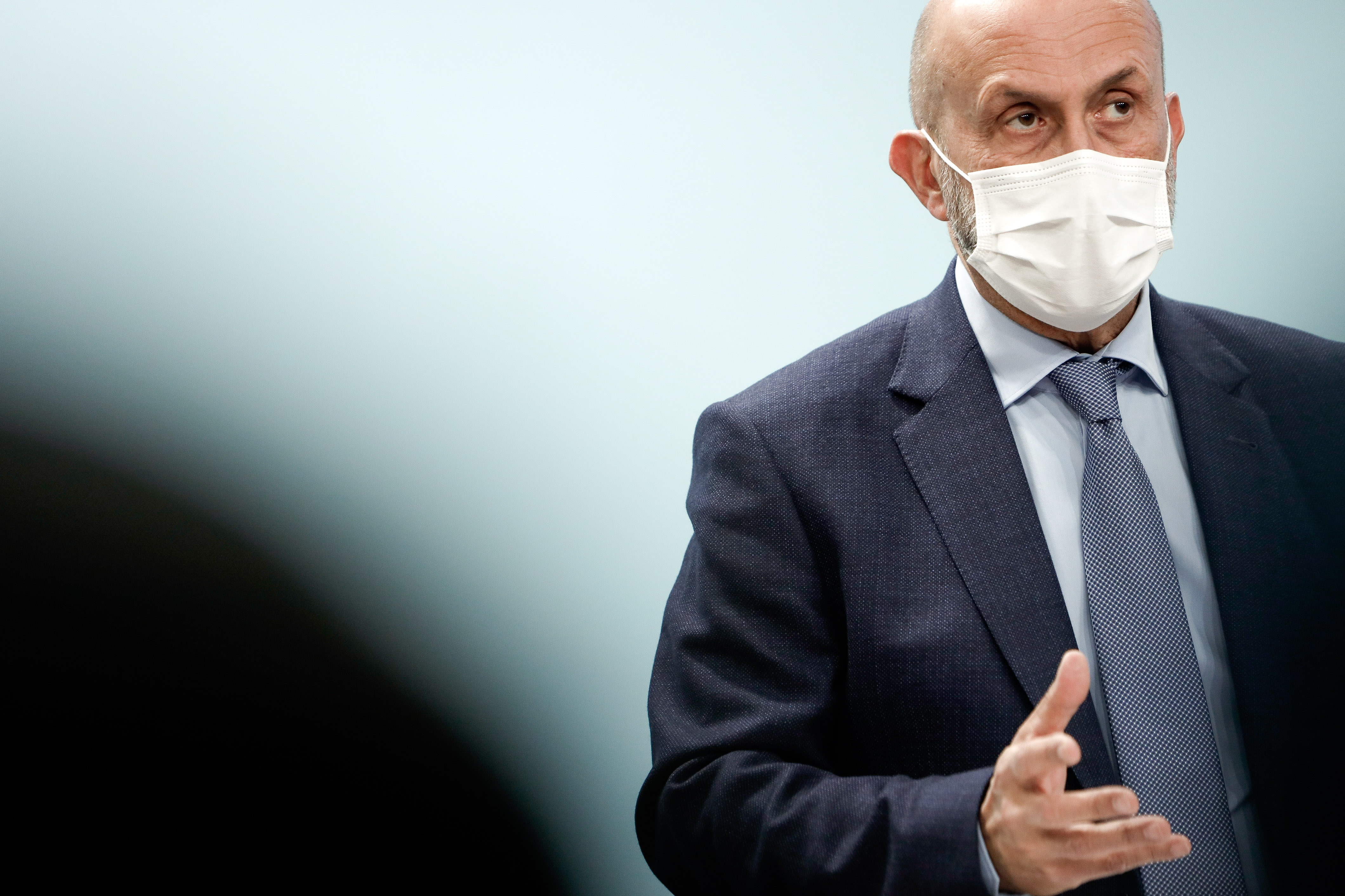 Martínez Benazet alerta que tot i que baixin els nous casos diaris, la incidència a l’UCI continua sent important