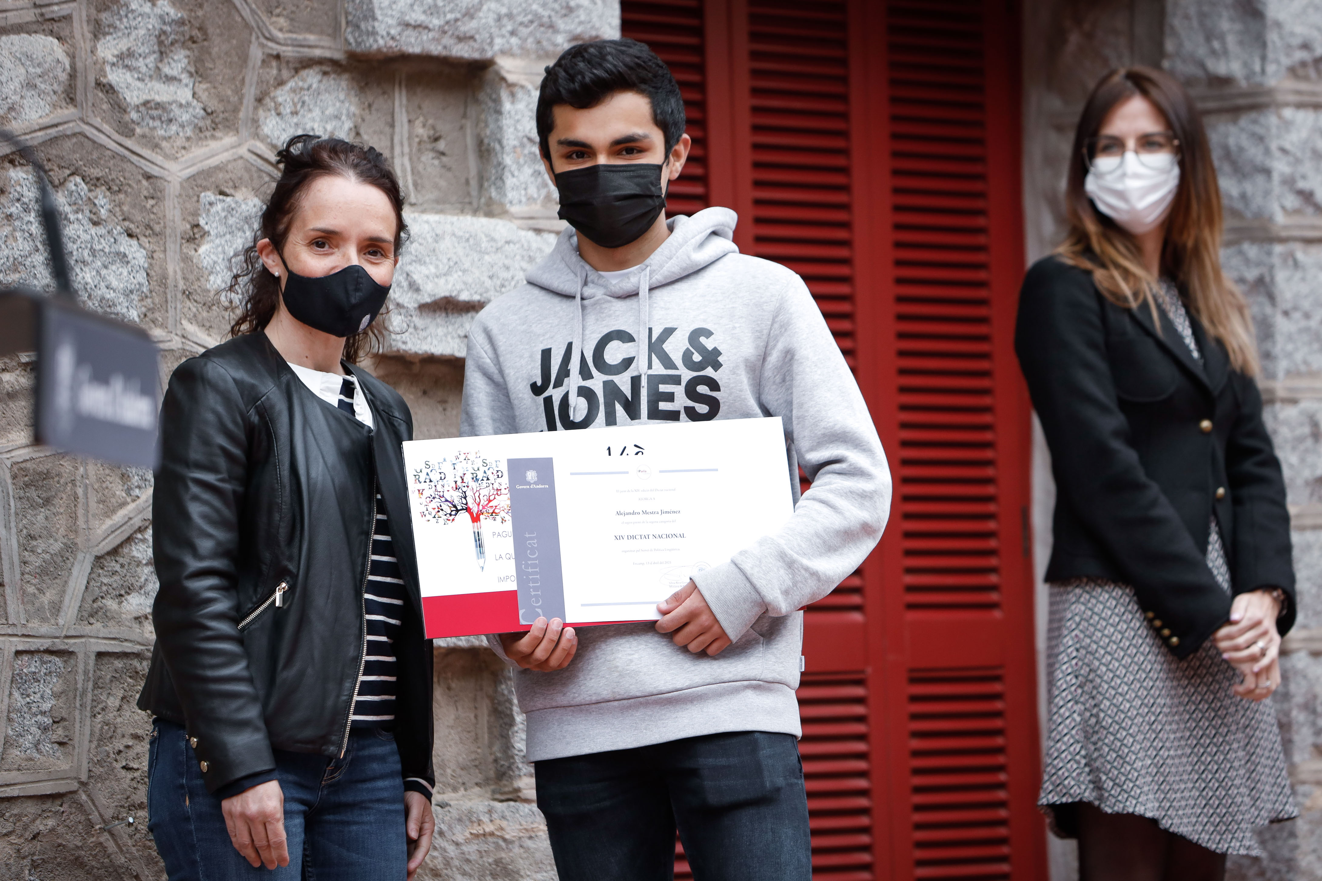 Guillem Estany i Helena Marsol reben el primer premi del catorzè Dictat nacional