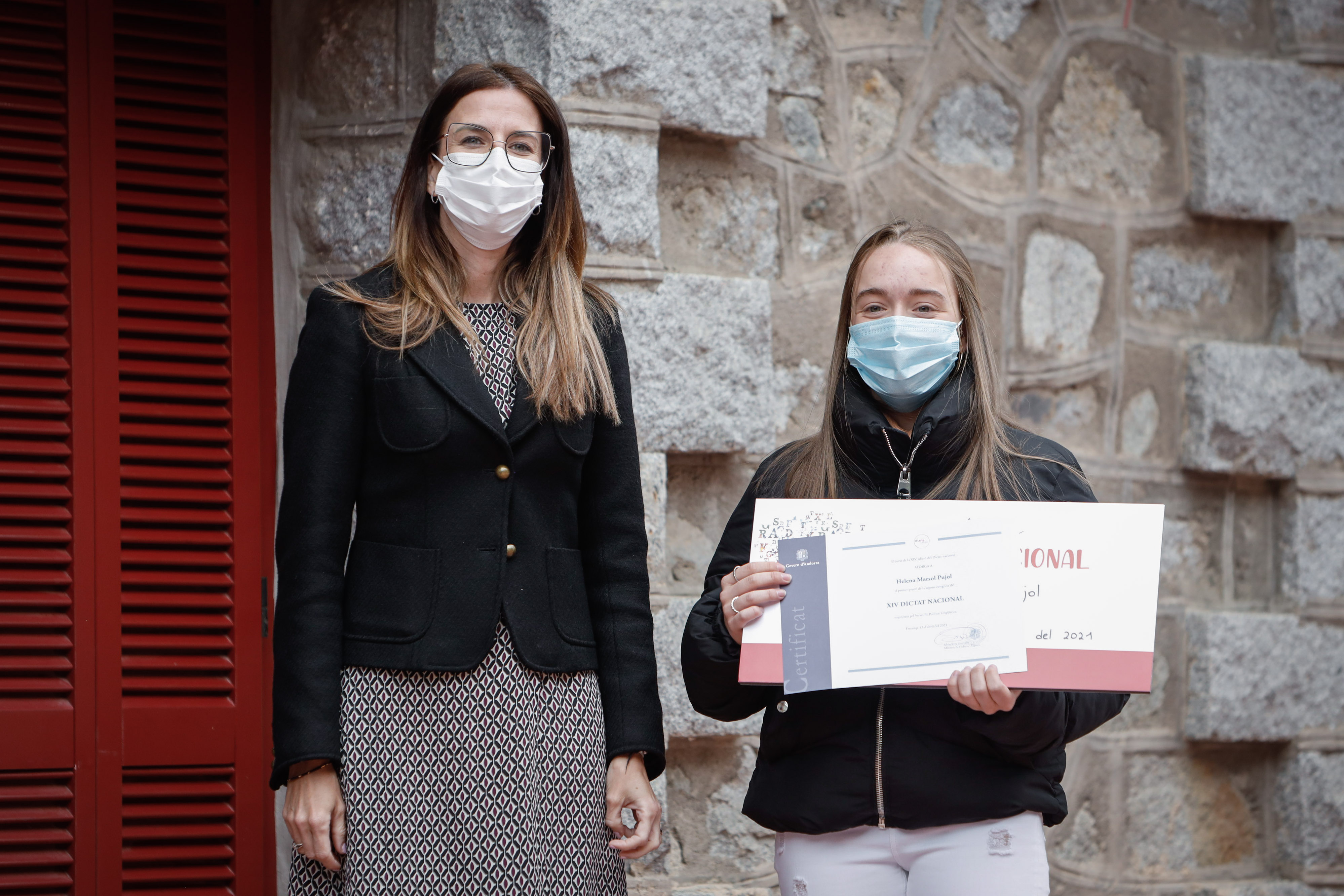 Guillem Estany i Helena Marsol reben el primer premi del catorzè Dictat nacional