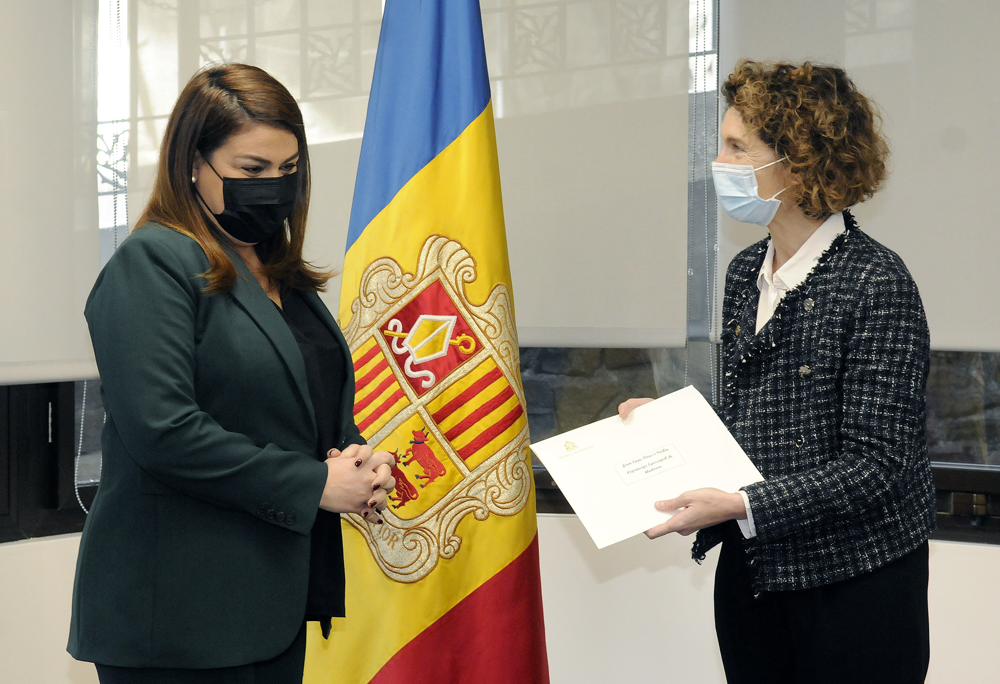 Els ambaixadors de vint-i-cinc països presenten les cartes credencials al copríncep episcopal