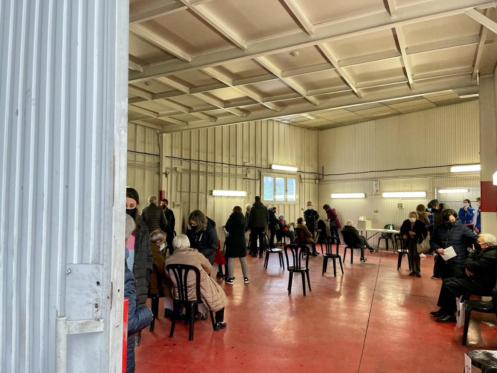 S’inicia l’administració de la vacuna contra la COVID-19 a la Plaça de Braus