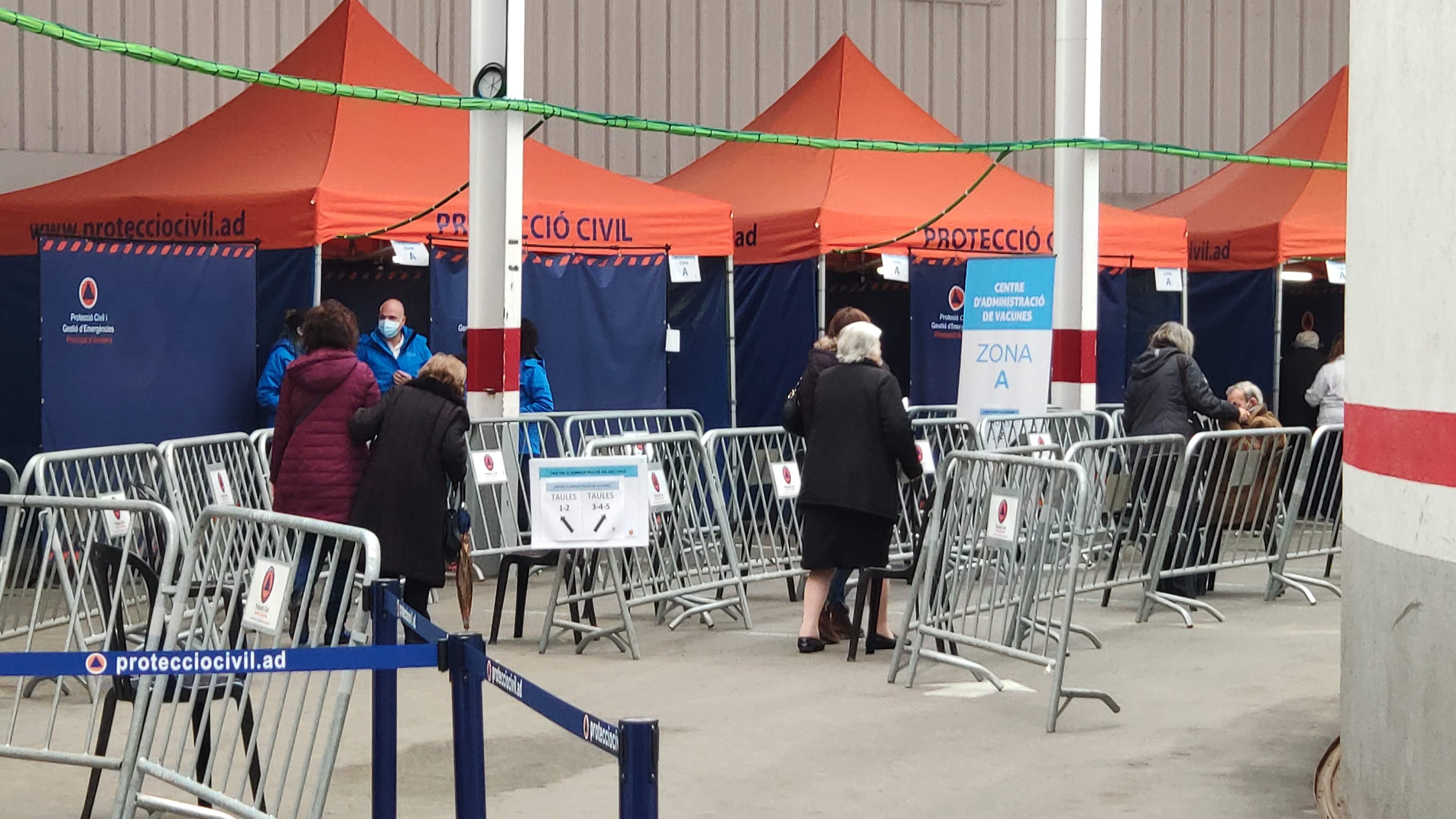 S’inicia l’administració de la vacuna contra la COVID-19 a la Plaça de Braus