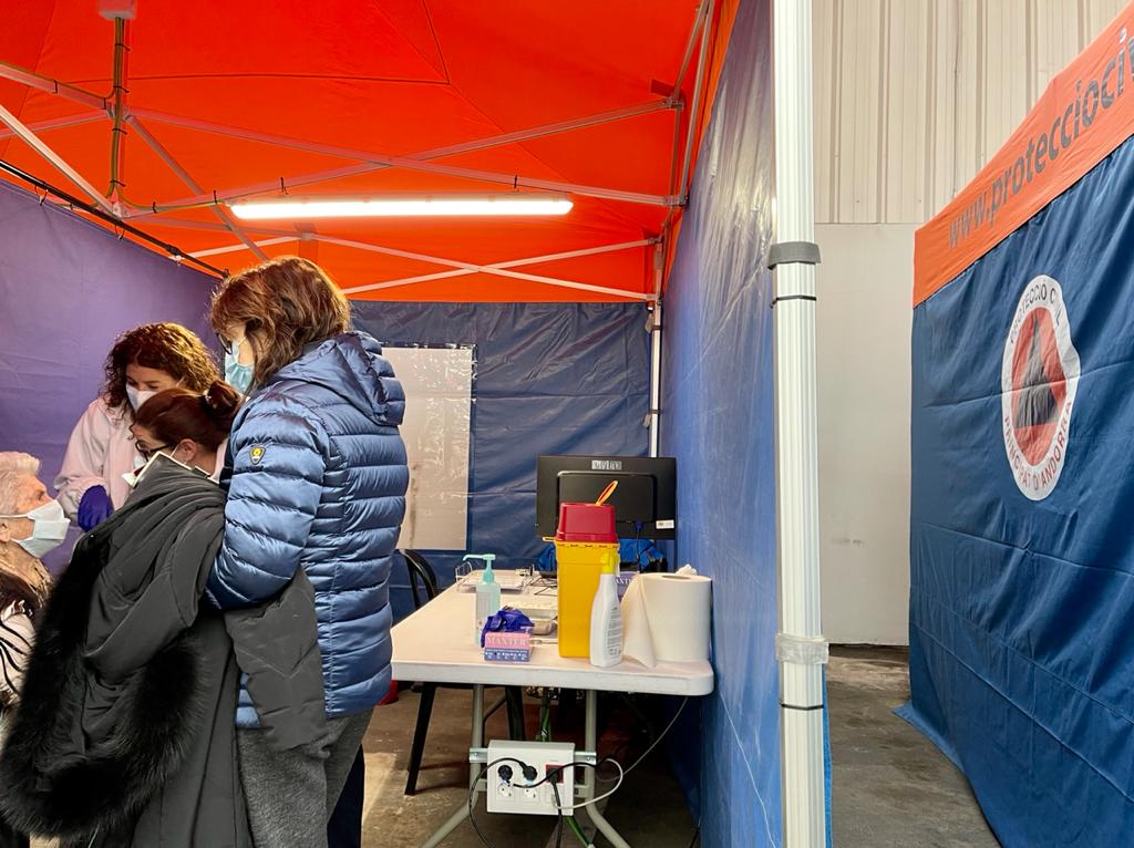 S’inicia l’administració de la vacuna contra la COVID-19 a la Plaça de Braus