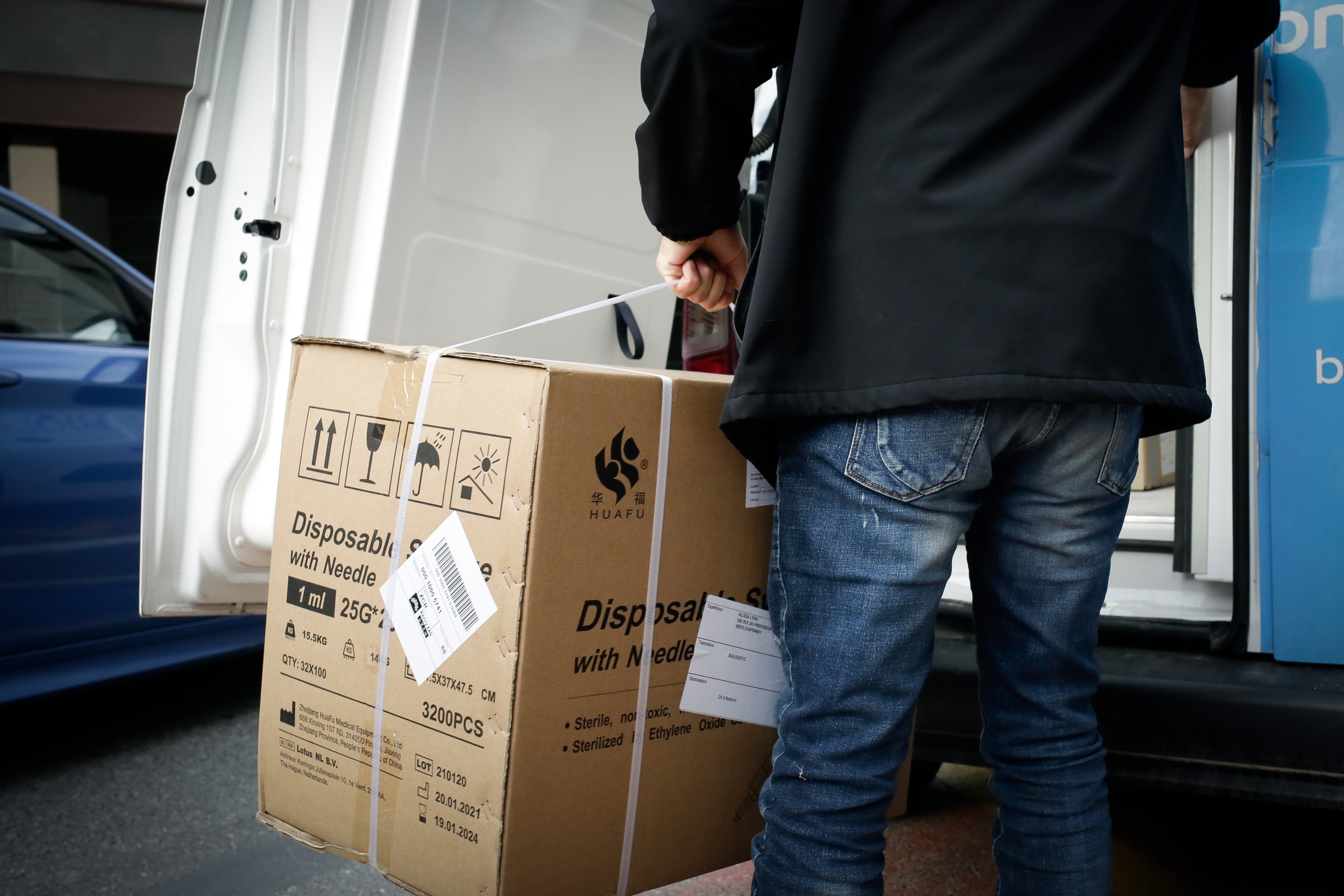 Les 3.000 dosis de la vacuna contra la COVID-19 procedents de França s’administraran a personal sanitari i ciutadans inclosos en la fase 2 del pla de vacunació