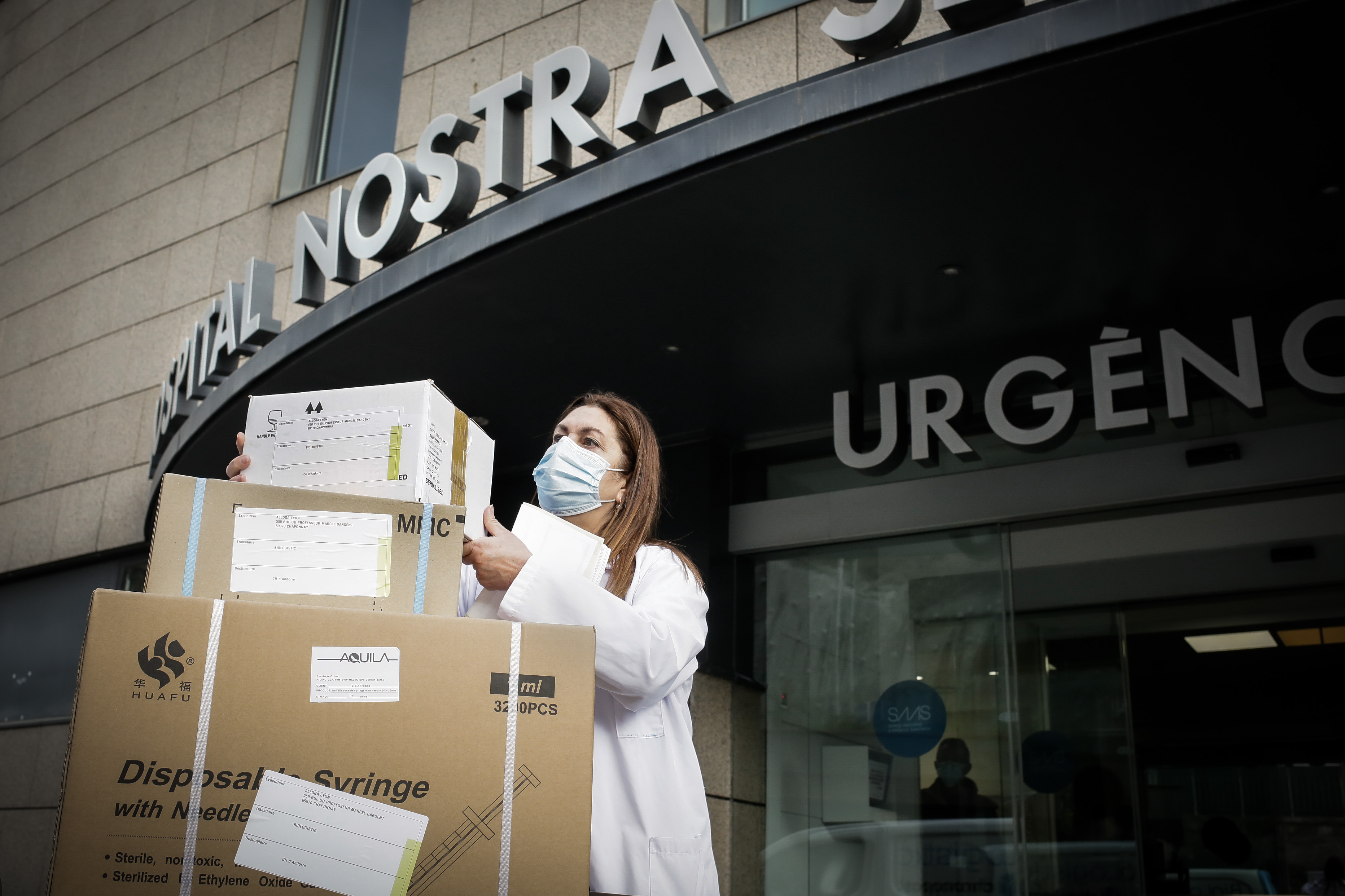 Les 3.000 dosis de la vacuna contra la COVID-19 procedents de França s’administraran a personal sanitari i ciutadans inclosos en la fase 2 del pla de vacunació