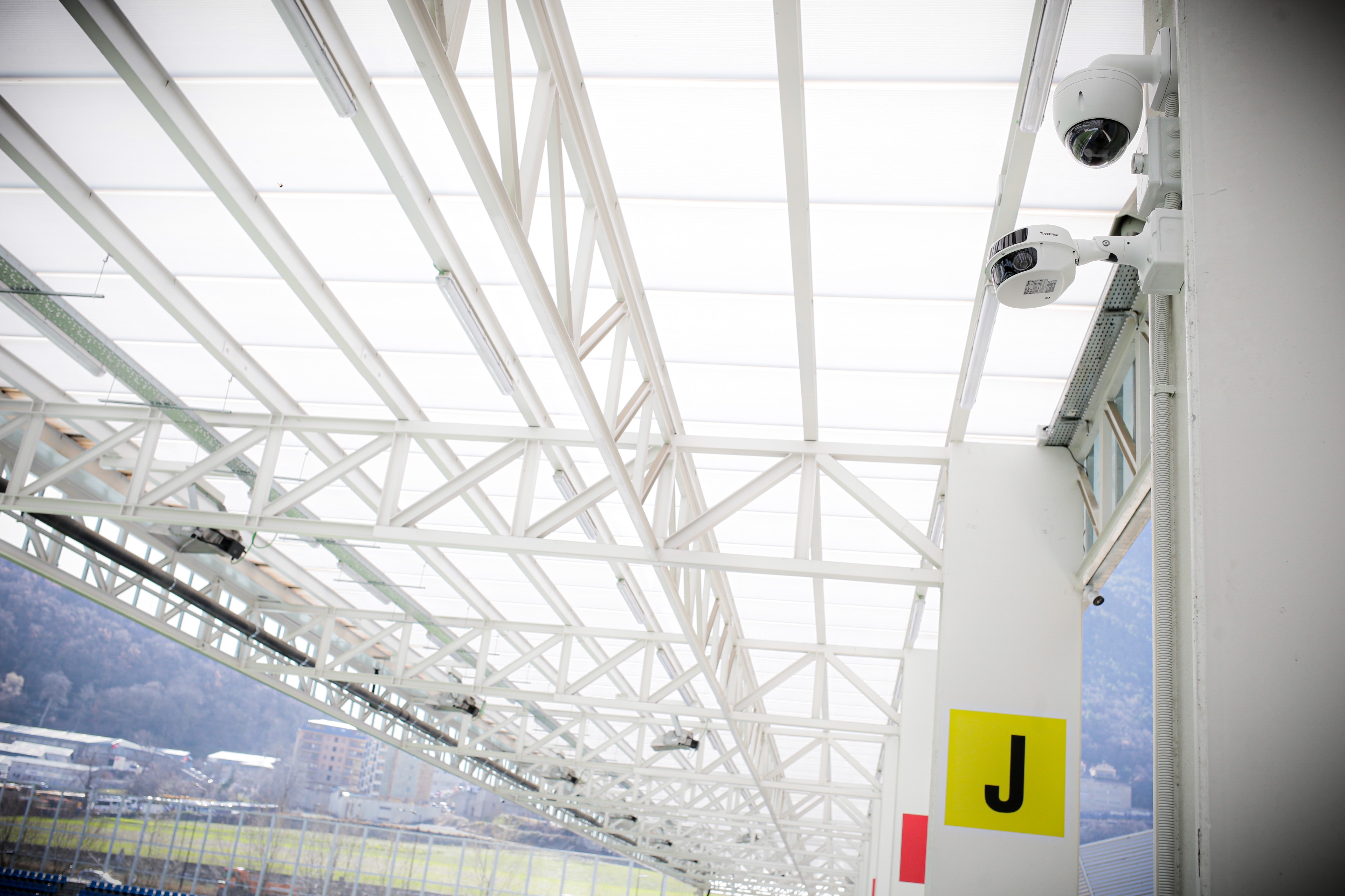 Esports instal·la càmeres per poder retransmetre en directe els partits i donar servei als equips tècnics de les entitats esportives