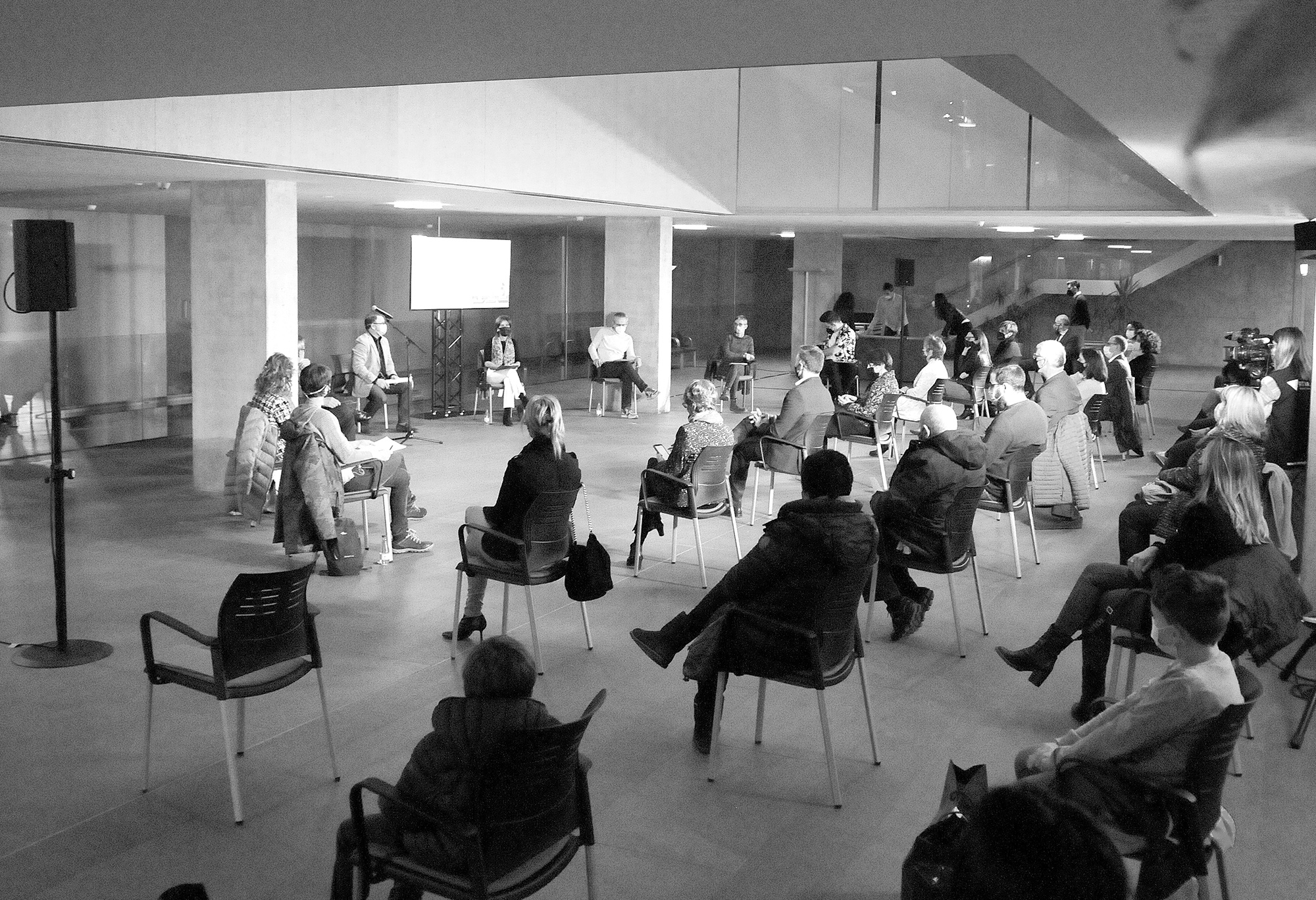 El Ministeri i el Consell General celebren el Dia Internacional de l’Educació amb una taula rodona i l’entrega de premis del concurs ‘Educació per a tothom, digues la teva’