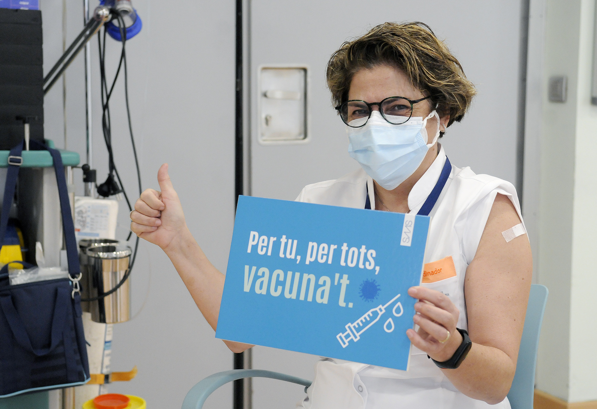 Administrades les primeres 200 dosis de la vacuna a residents de centres sociosanitaris i professionals de la salut