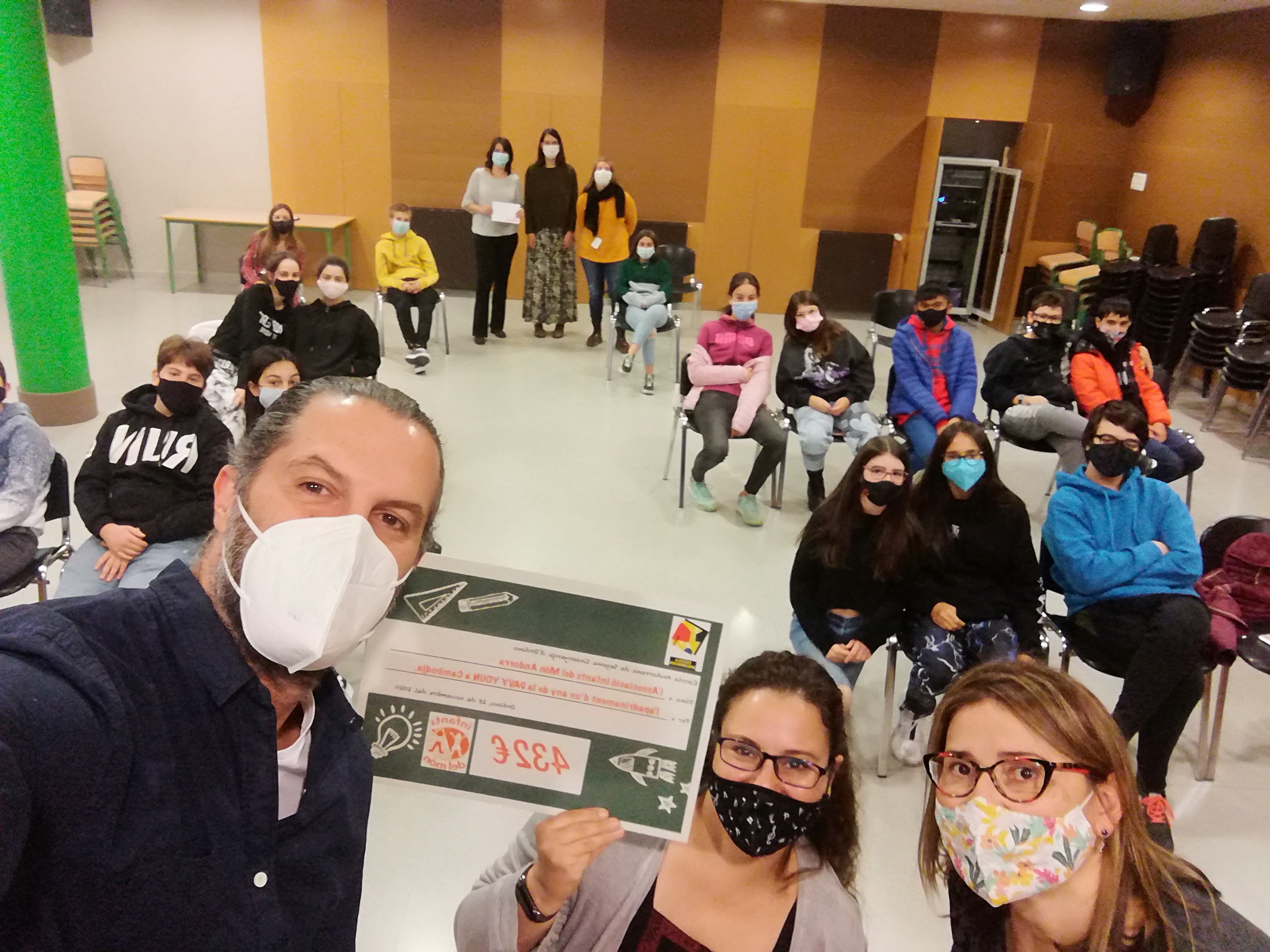 Els alumnes de l’Escola Andorrana de segona Ensenyança d’Ordino apadrina una estudiant de Cambodja per tercer curs consecutiu