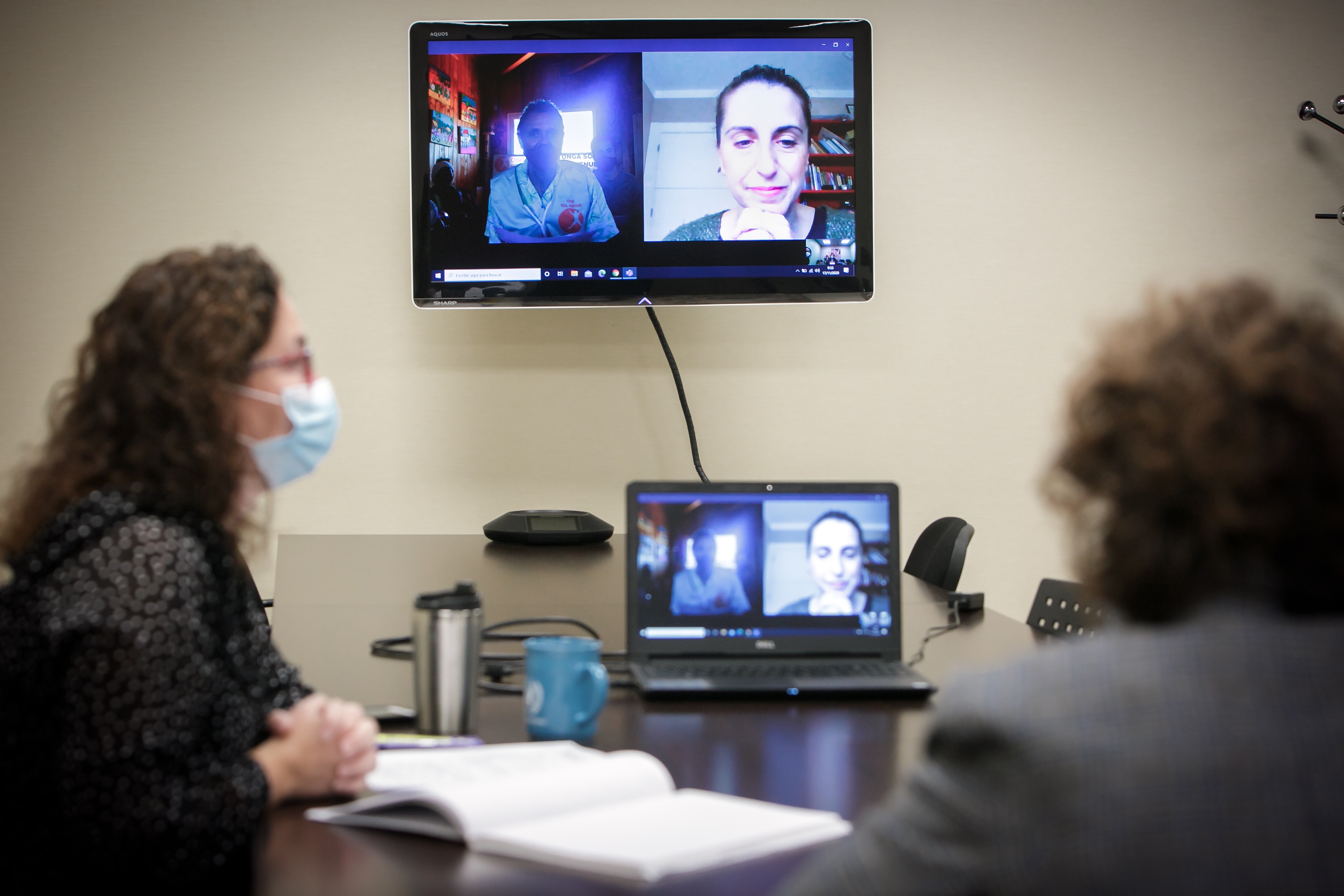La ministra Maria Ubach participa en la primera visita virtual dels projectes de l’ONG Agua de Coco a Tuléar, Madagascar
