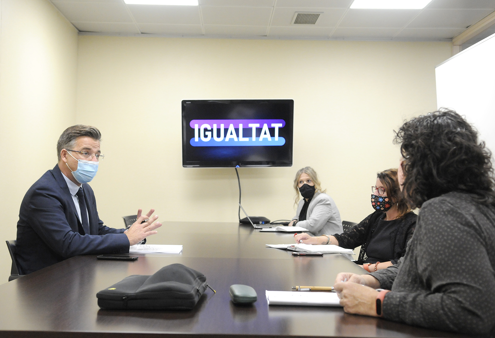 Marc Pons presenta l’esborrany del Projecte de llei per a la igualtat efectiva entre dones i homes