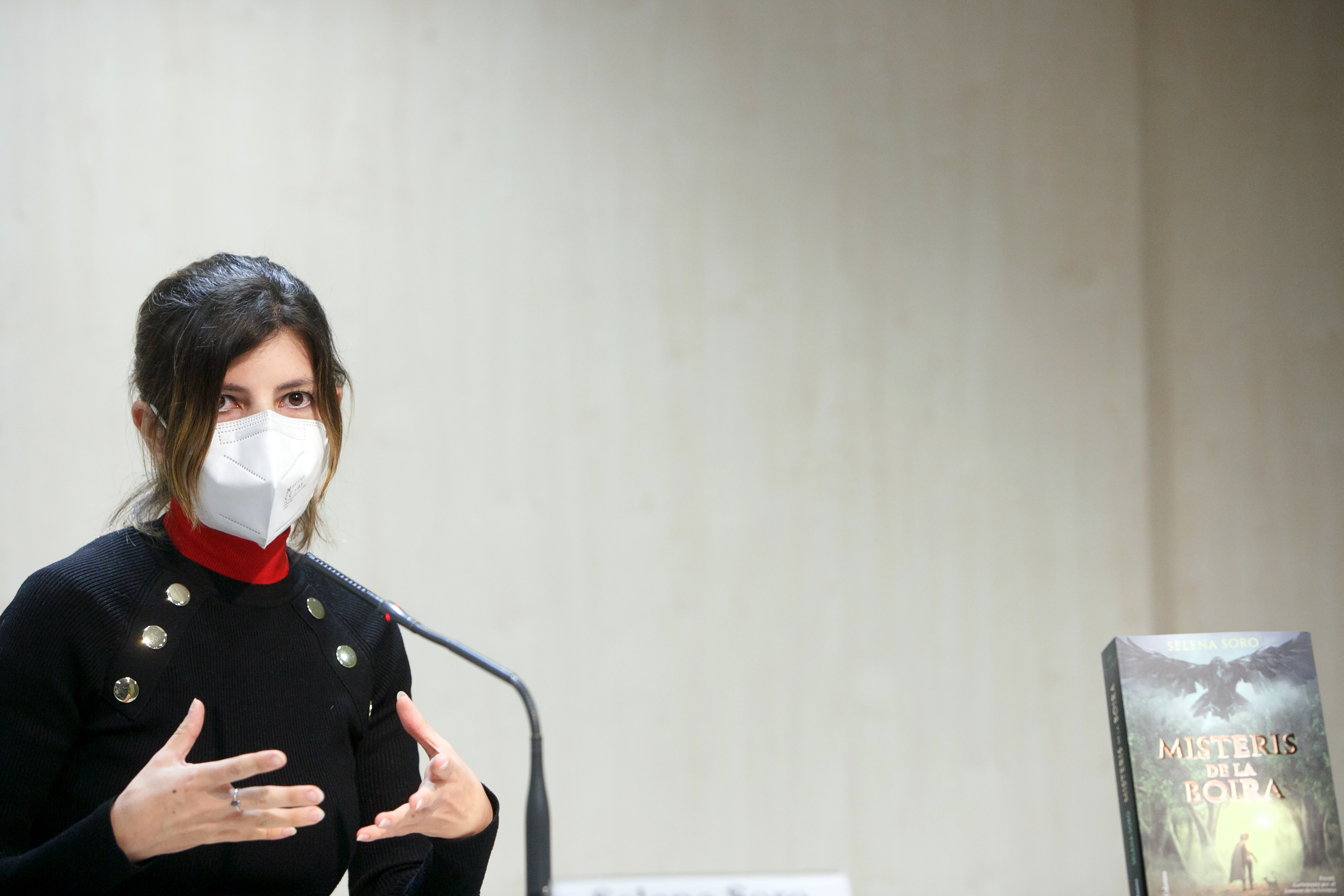 Riva lliura el Premi Carlemany per al Foment de la Lectura 2019 a l’autora novell Selena Soro per l’obra ‘Misteris de la boira’