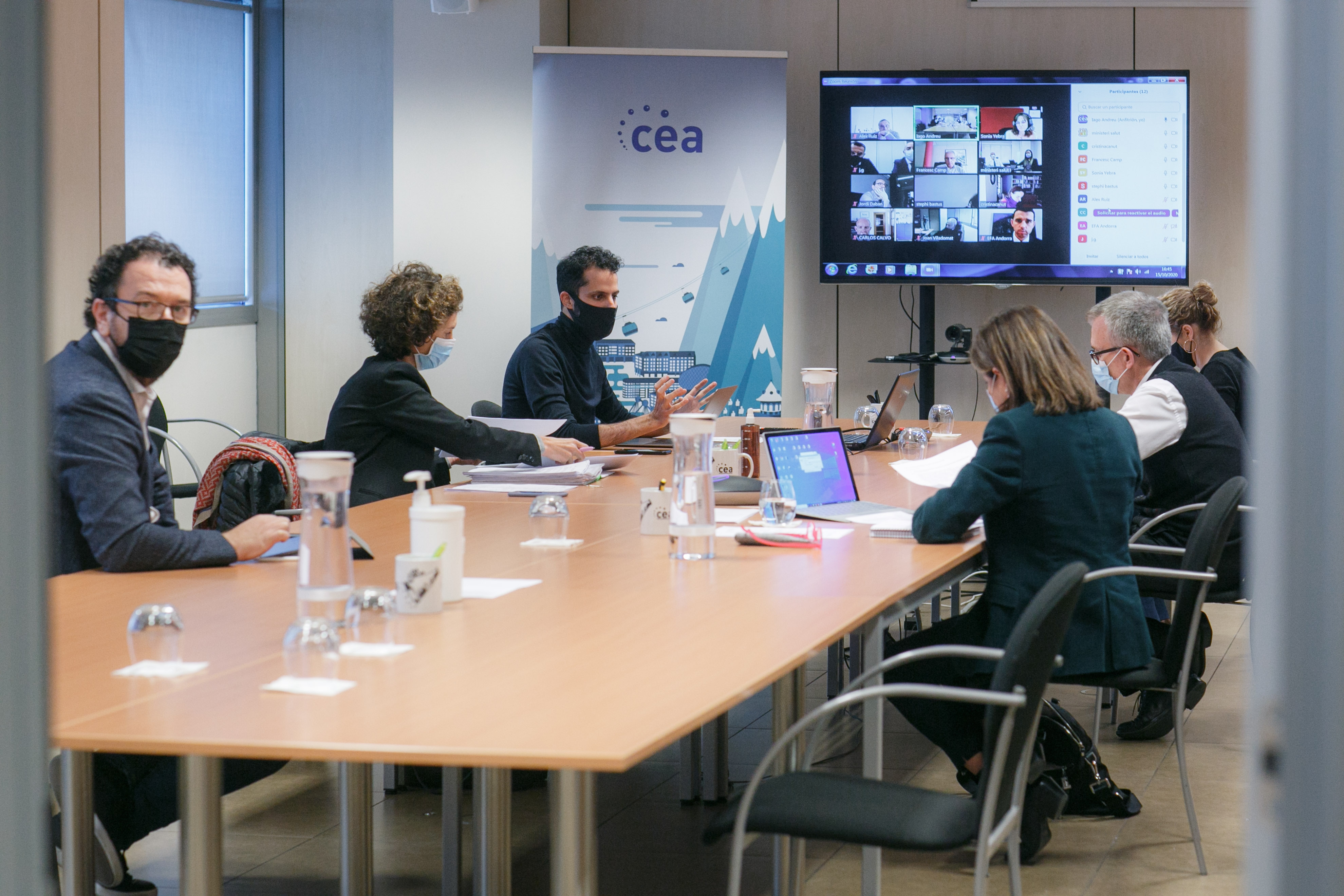 El Govern comparteix amb al sector turístic i econòmic l’estratègia de cara a la temporada d’hivern