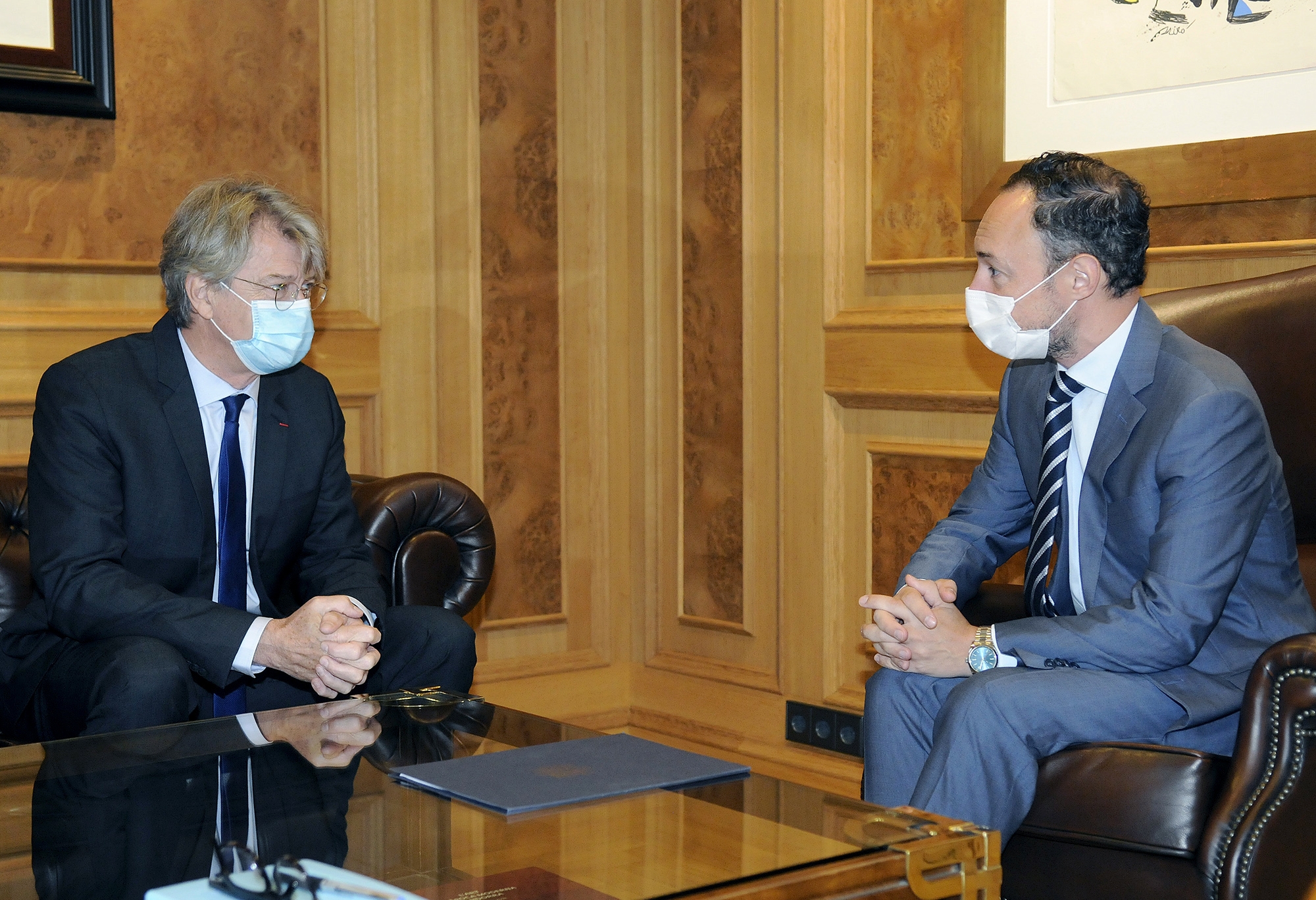 Espot i Tribolet tracten les relacions bilaterals i la cooperació transfronterera