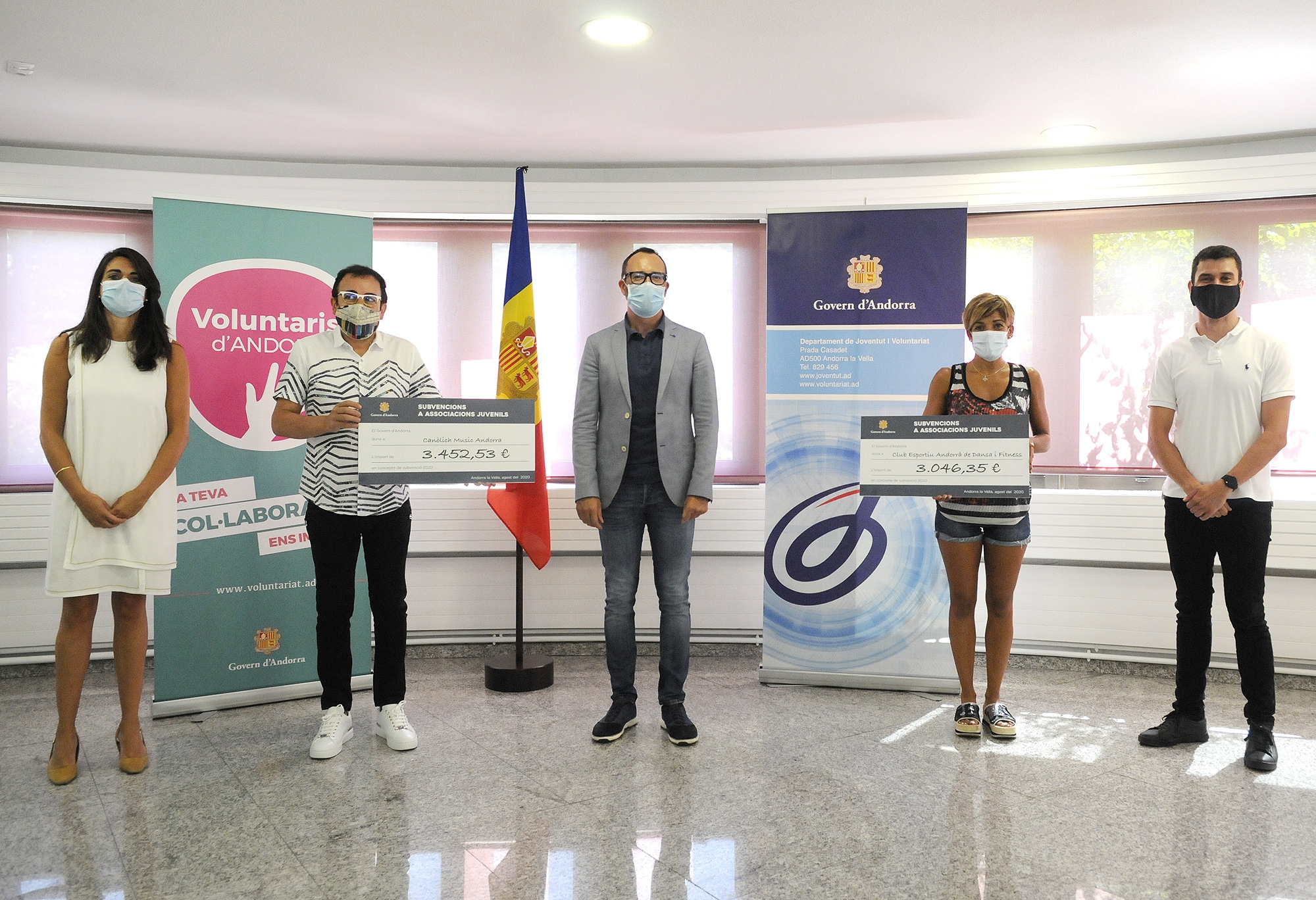 Filloy entrega els xecs de les subvencions per a les associacions juvenils i entitats que ofereixen serveis a la joventut el 2020