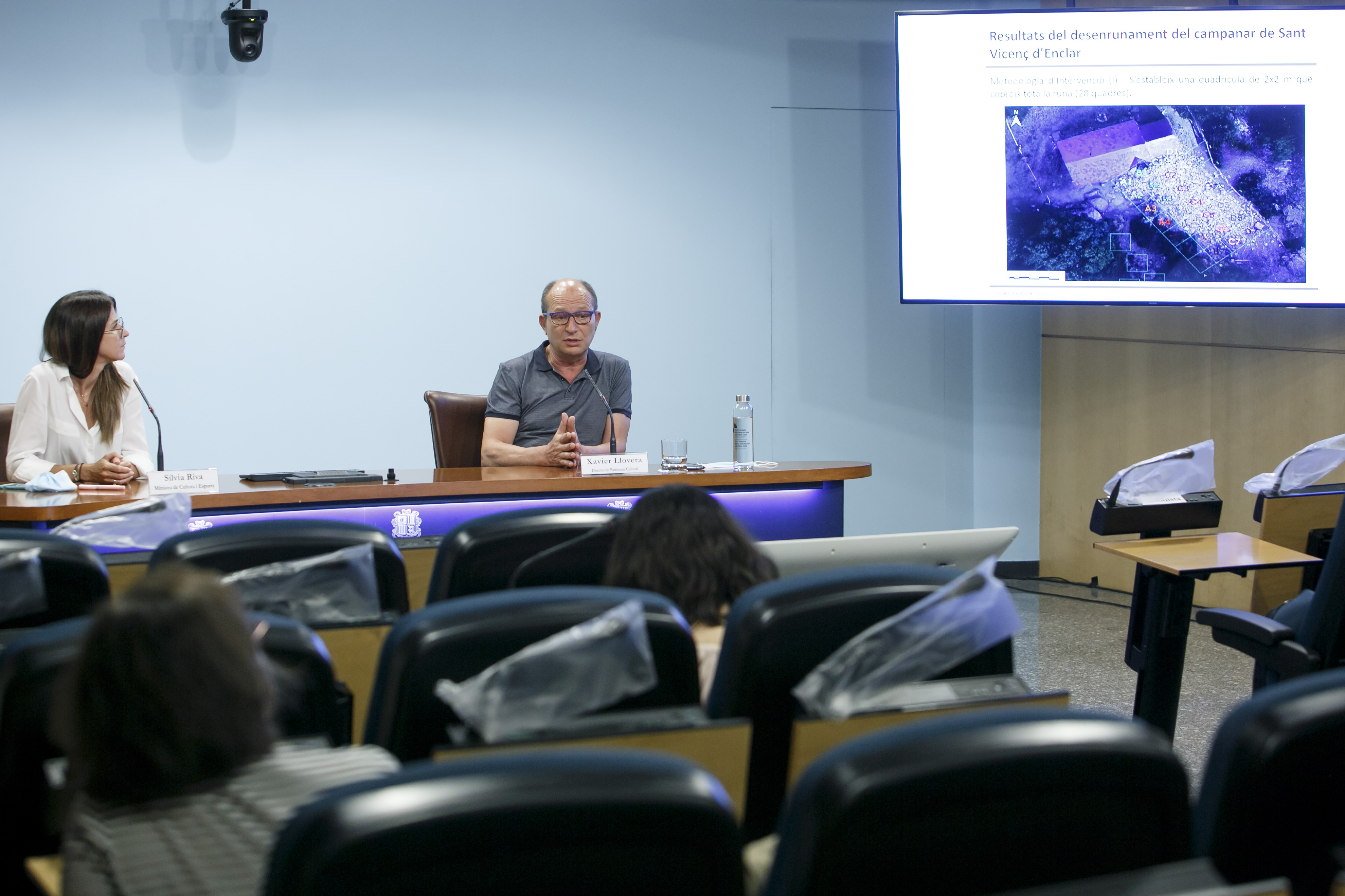 Riva destaca que l’estudi en profunditat del campanar de Sant Vicenç d’Enclar permetrà una “reconstrucció fidedigna” de l’església