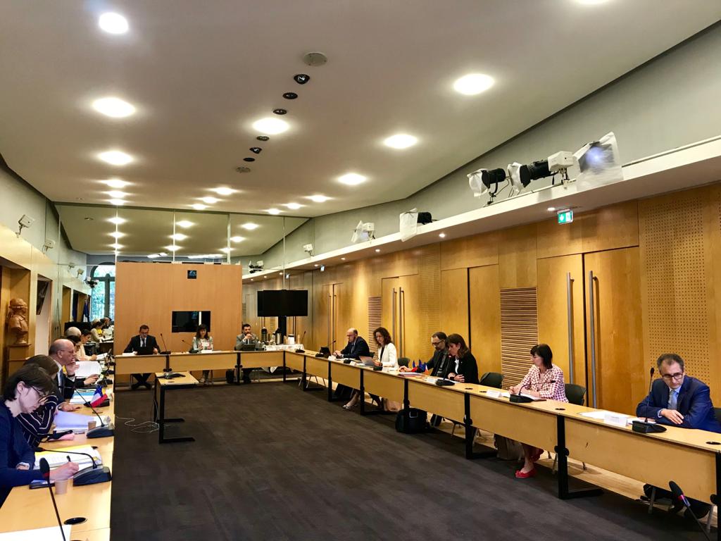 La Comissió Mixta francoandorrana d’ensenyament tracta a París l’adaptació de les escoles a la COVID-19