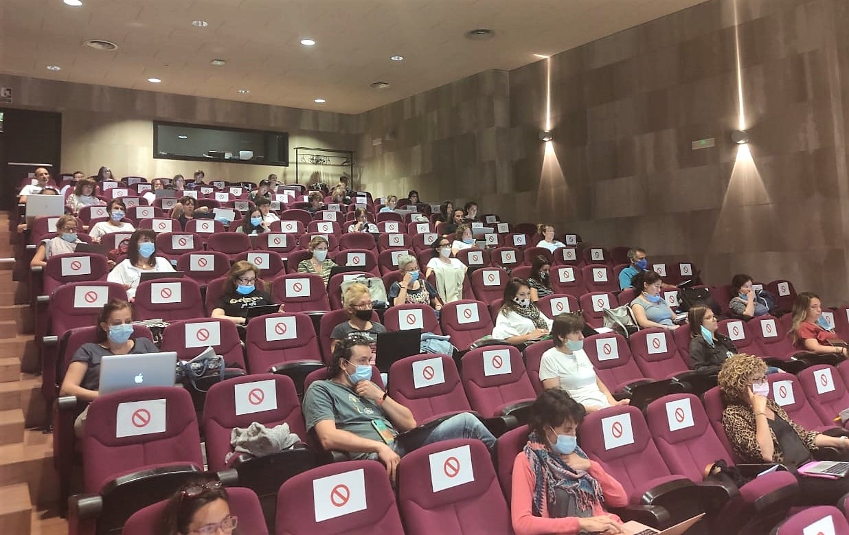 Comencen les formacions als docents per ampliar el coneixement d’eines de seguiment de classes no presencials