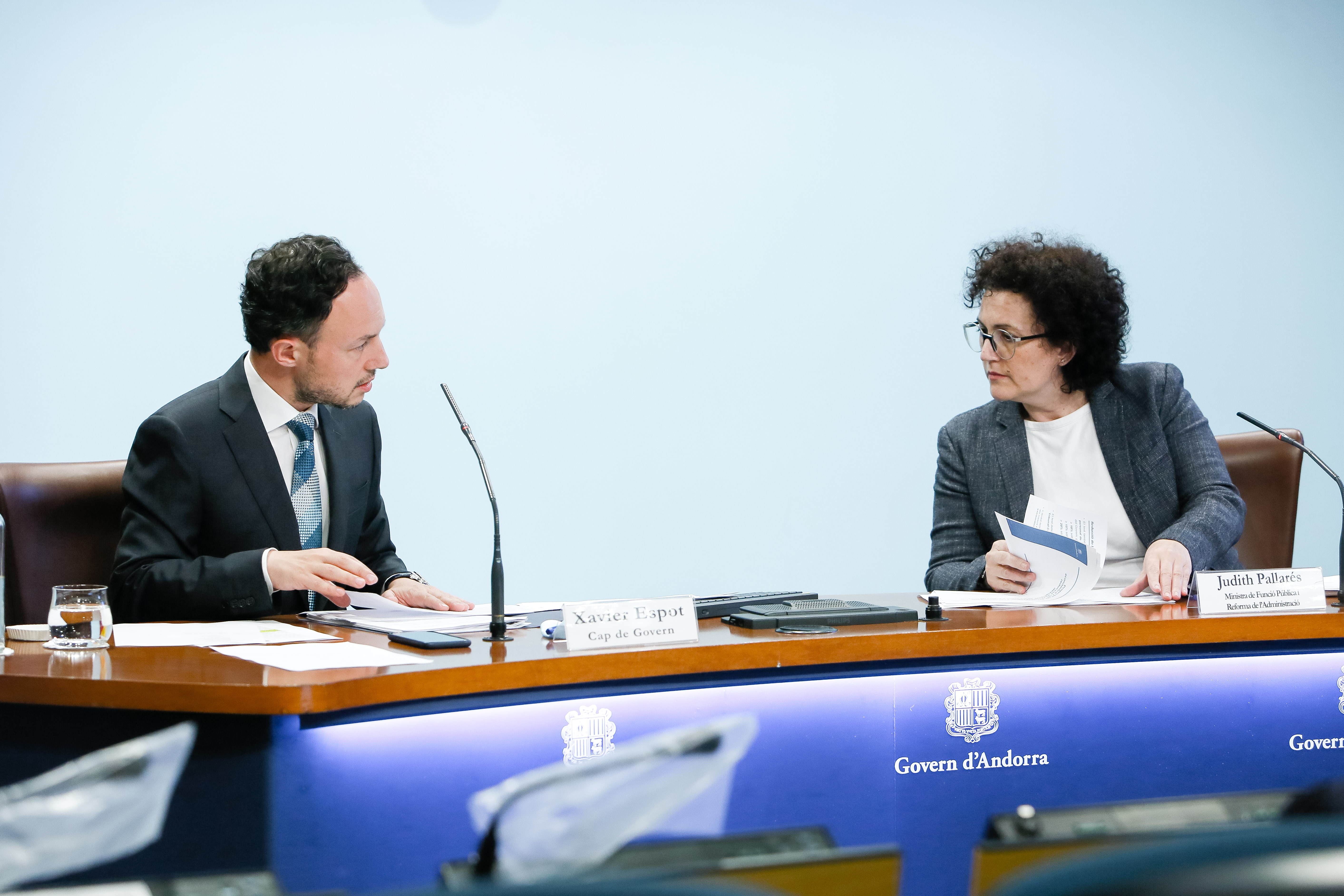 El Govern aprova una reducció salarial del 20% pel Cap de Govern i d’un 15% pels ministres i secretaris d’Estat